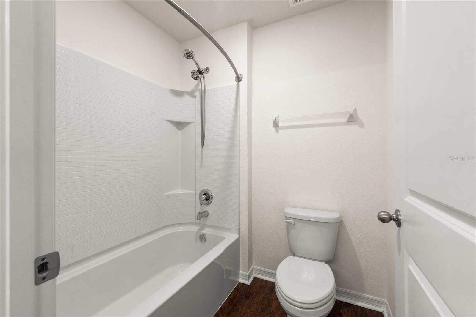 CHESTNUT VILLAGE PH II PB 35 PG 74 - Residential