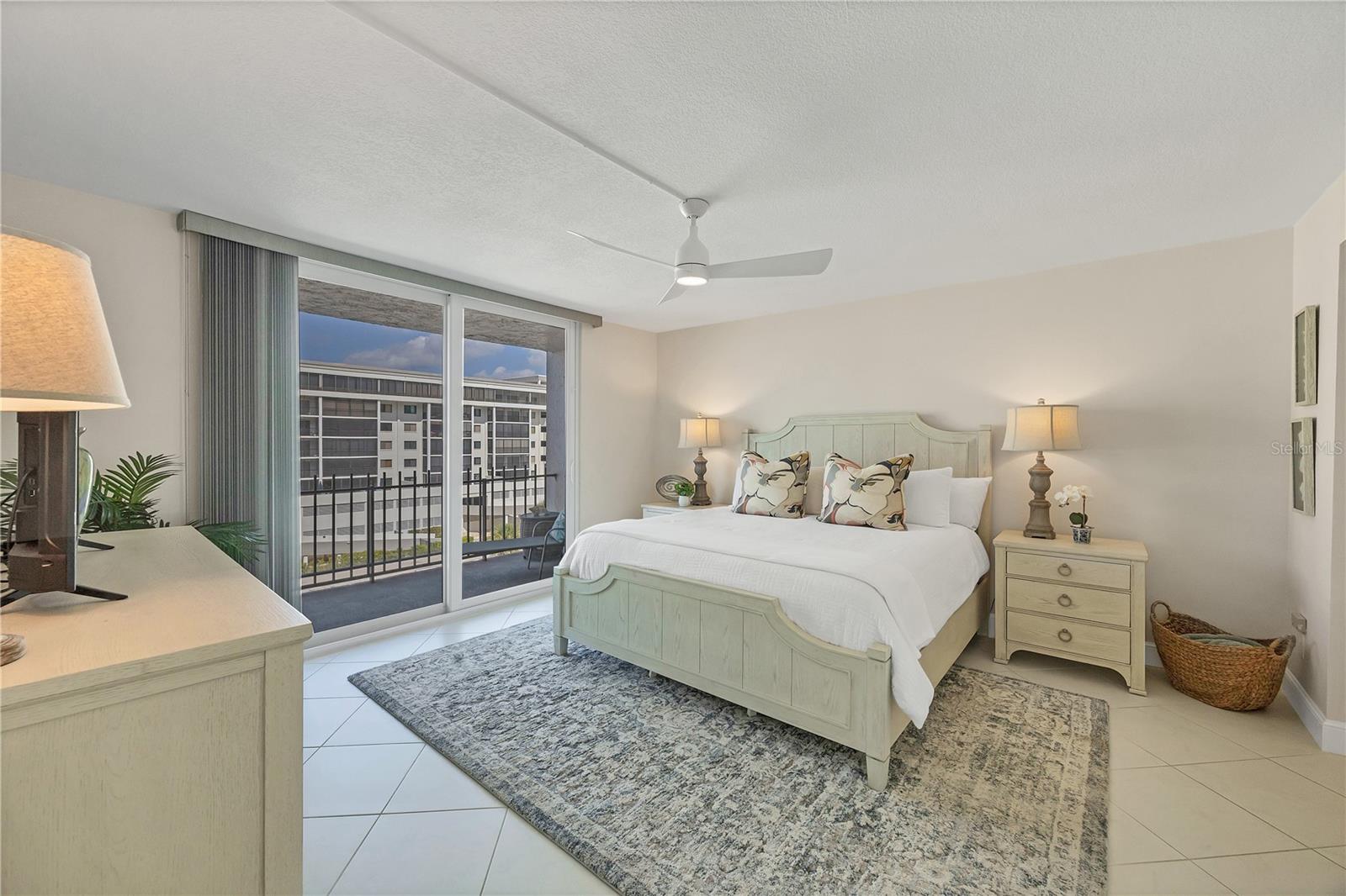 LIDO BEACH CLUB - Residential