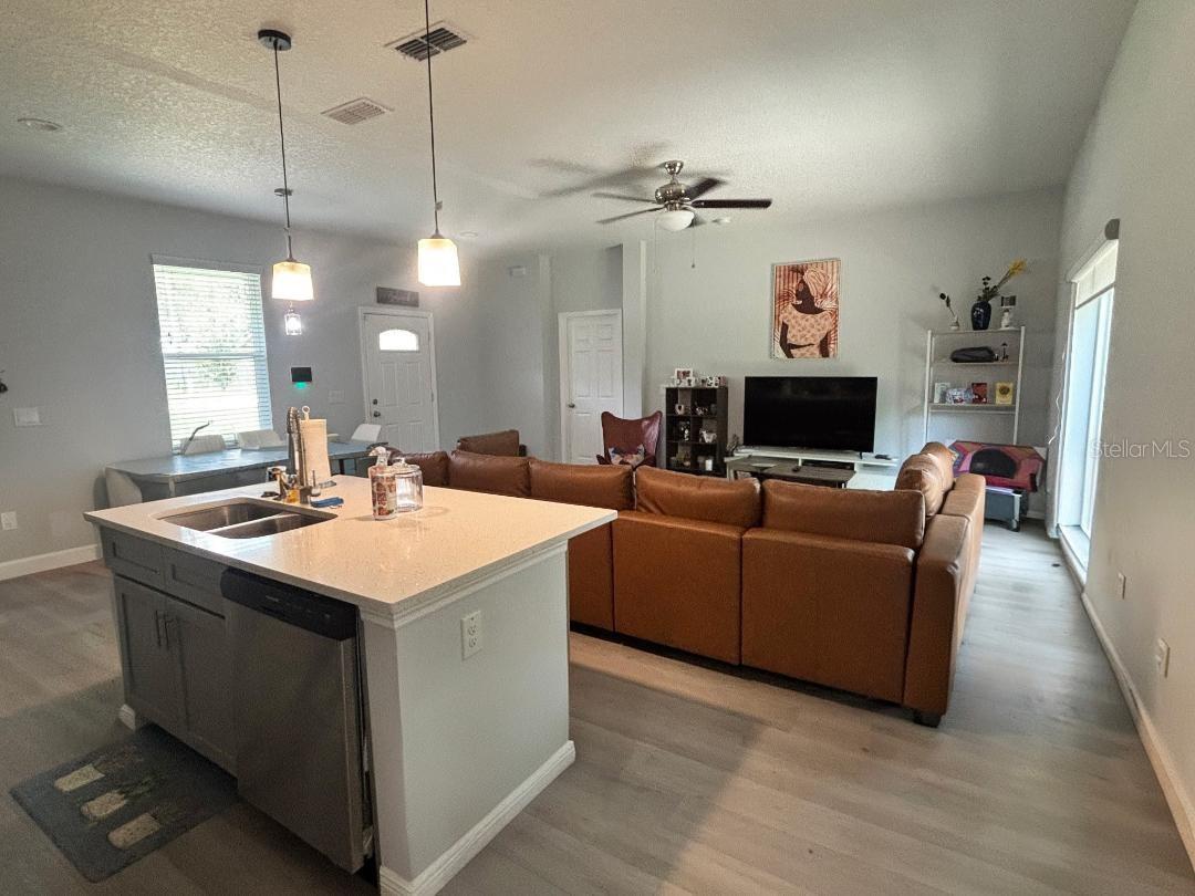 WEST HLNDS - Residential Lease