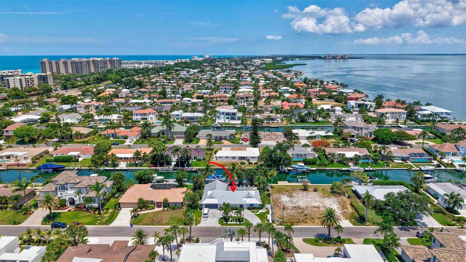 COUNTRY CLUB SHORES - Residential