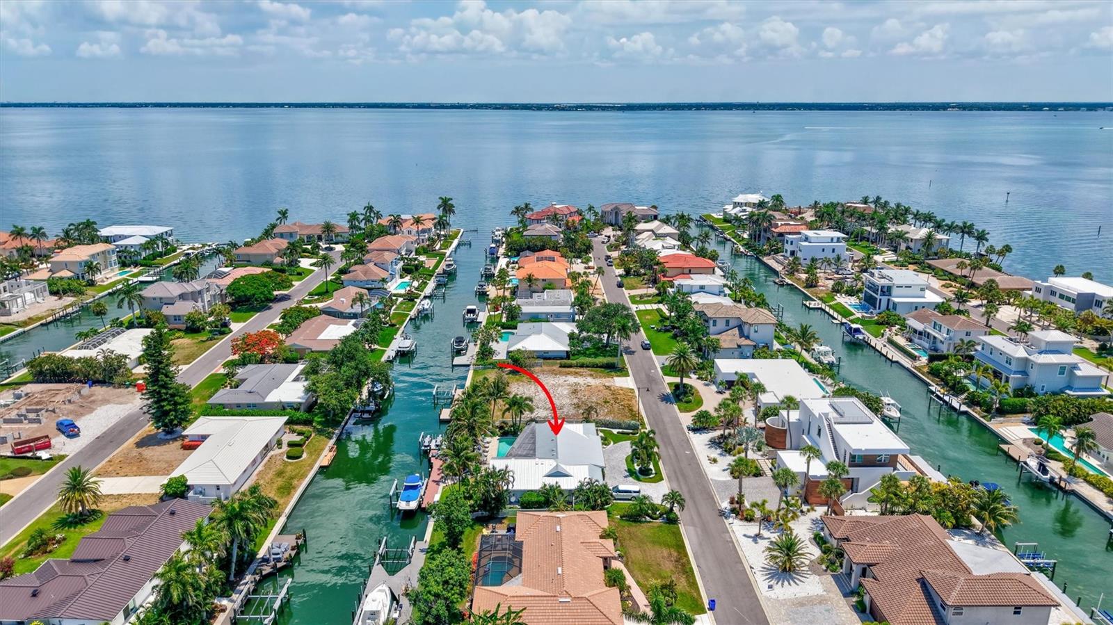 COUNTRY CLUB SHORES - Residential