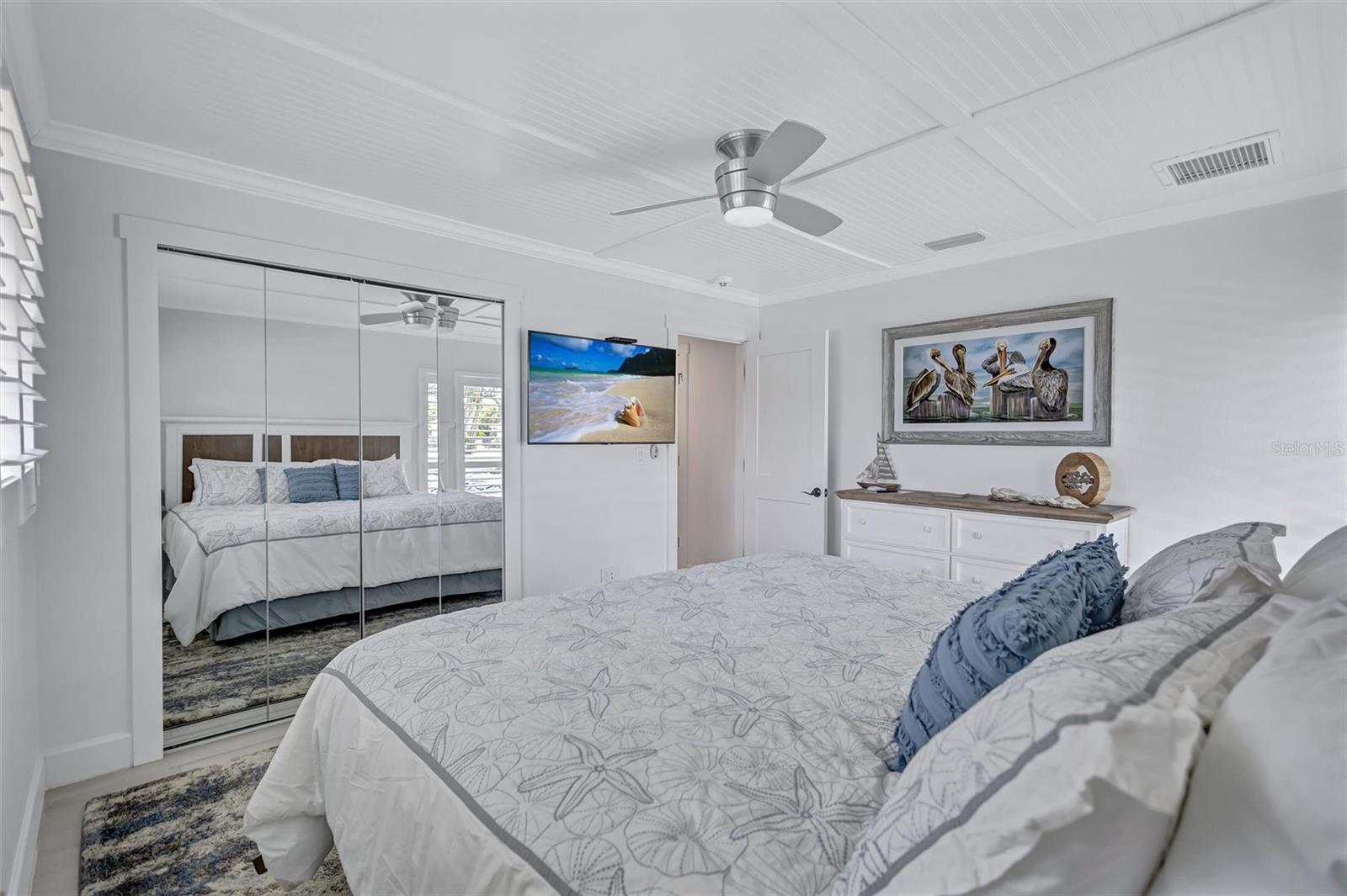 COUNTRY CLUB SHORES - Residential
