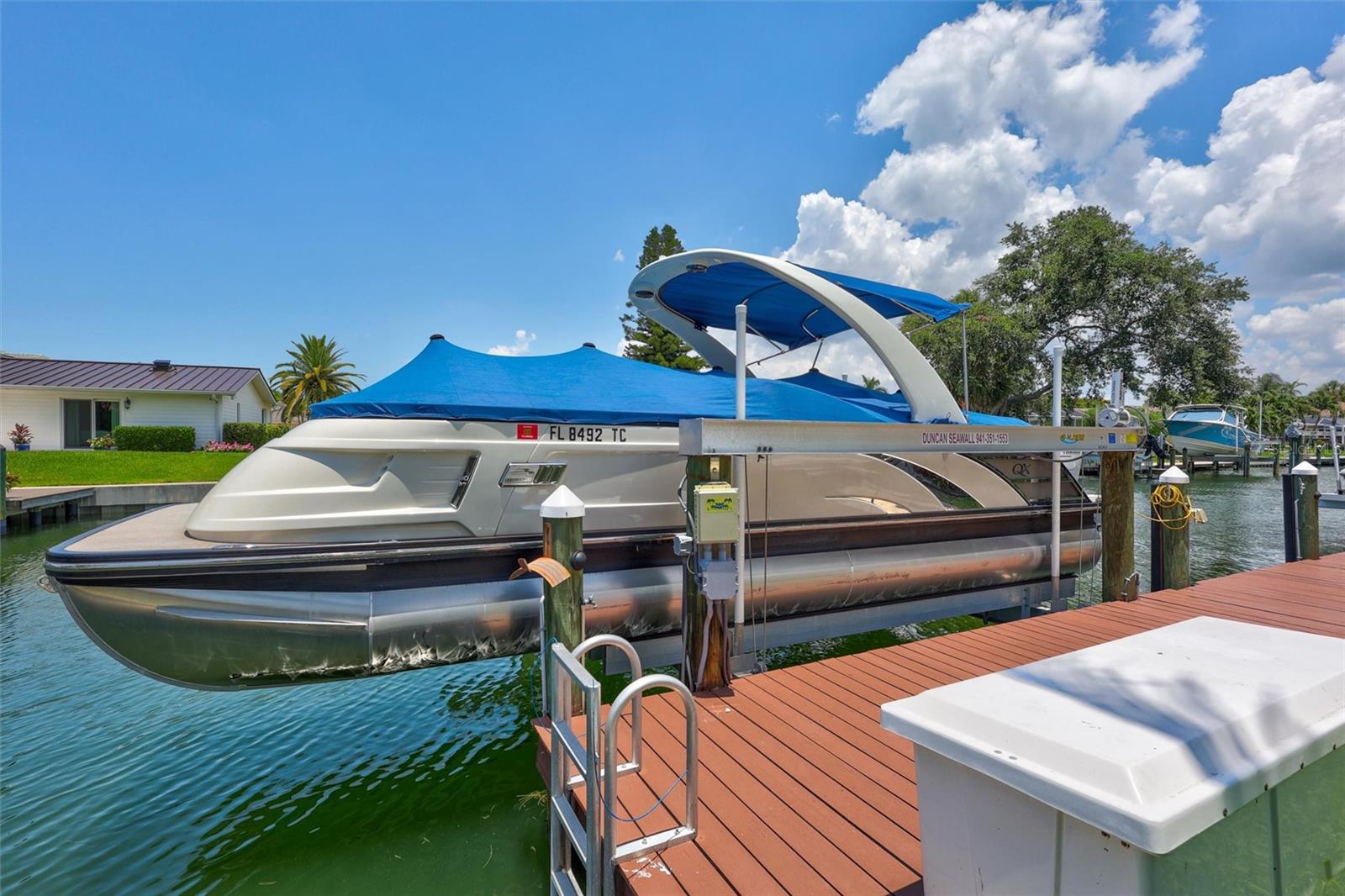 COUNTRY CLUB SHORES - Residential