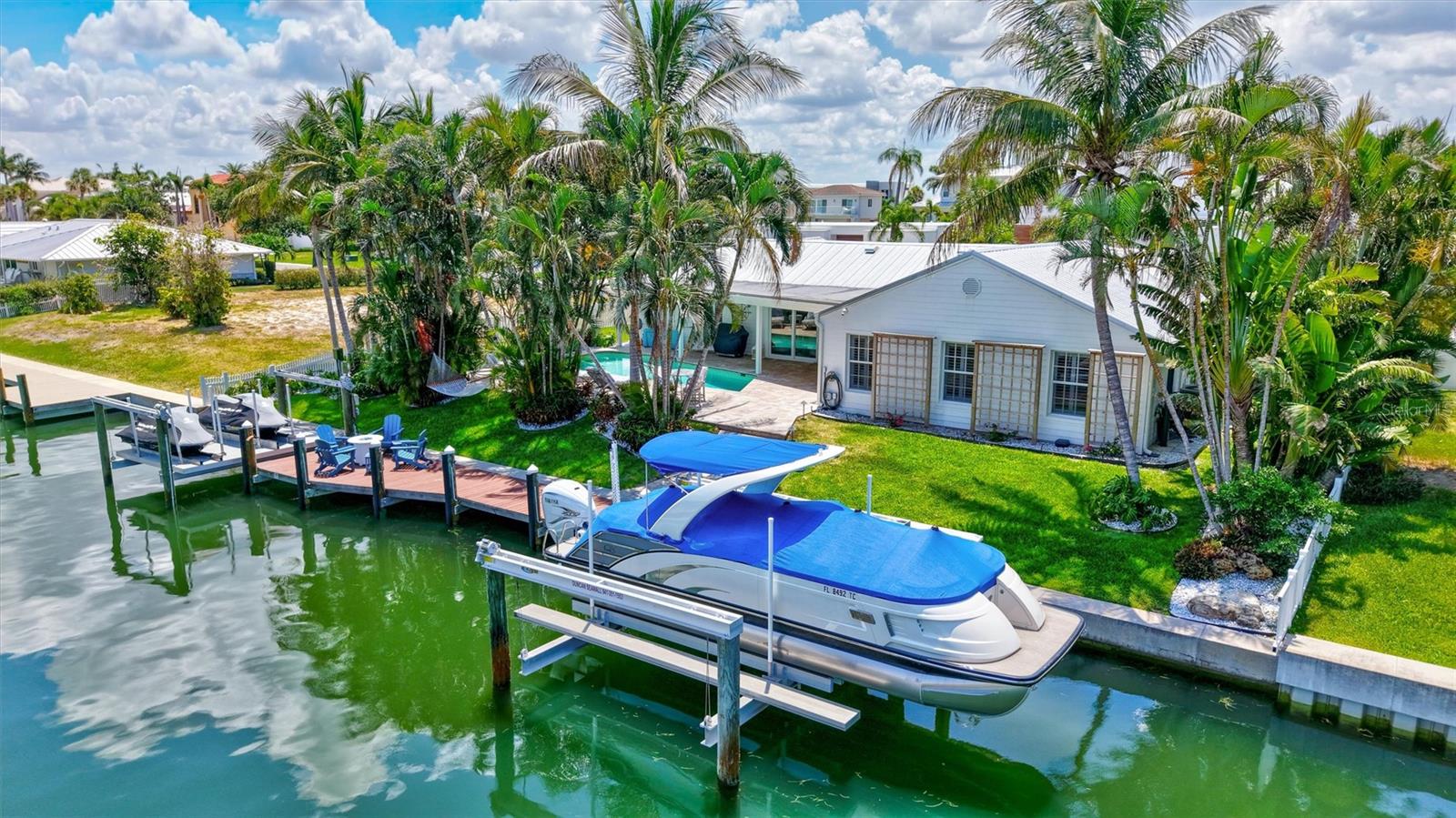 COUNTRY CLUB SHORES - Residential