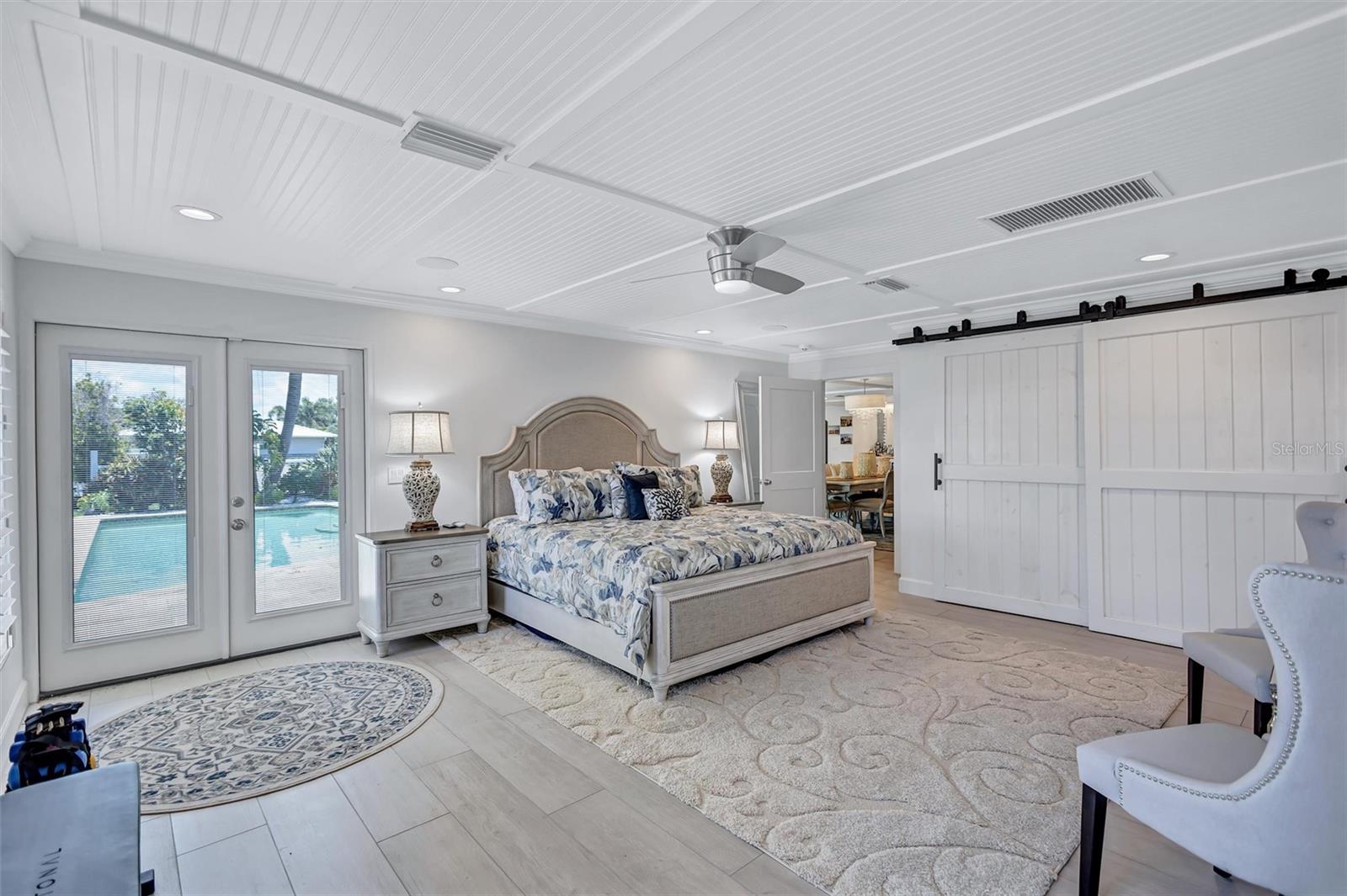 COUNTRY CLUB SHORES - Residential