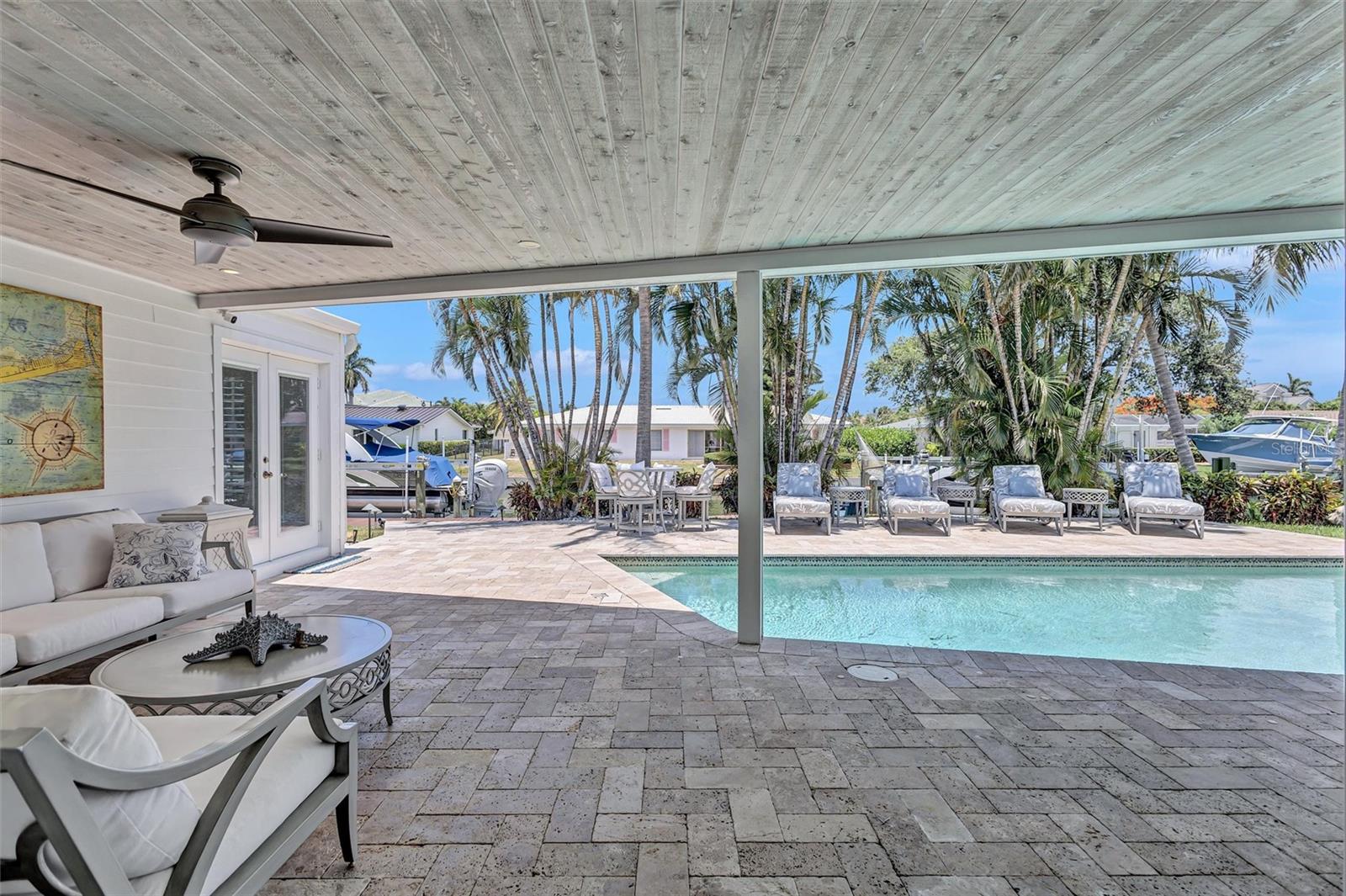 COUNTRY CLUB SHORES - Residential