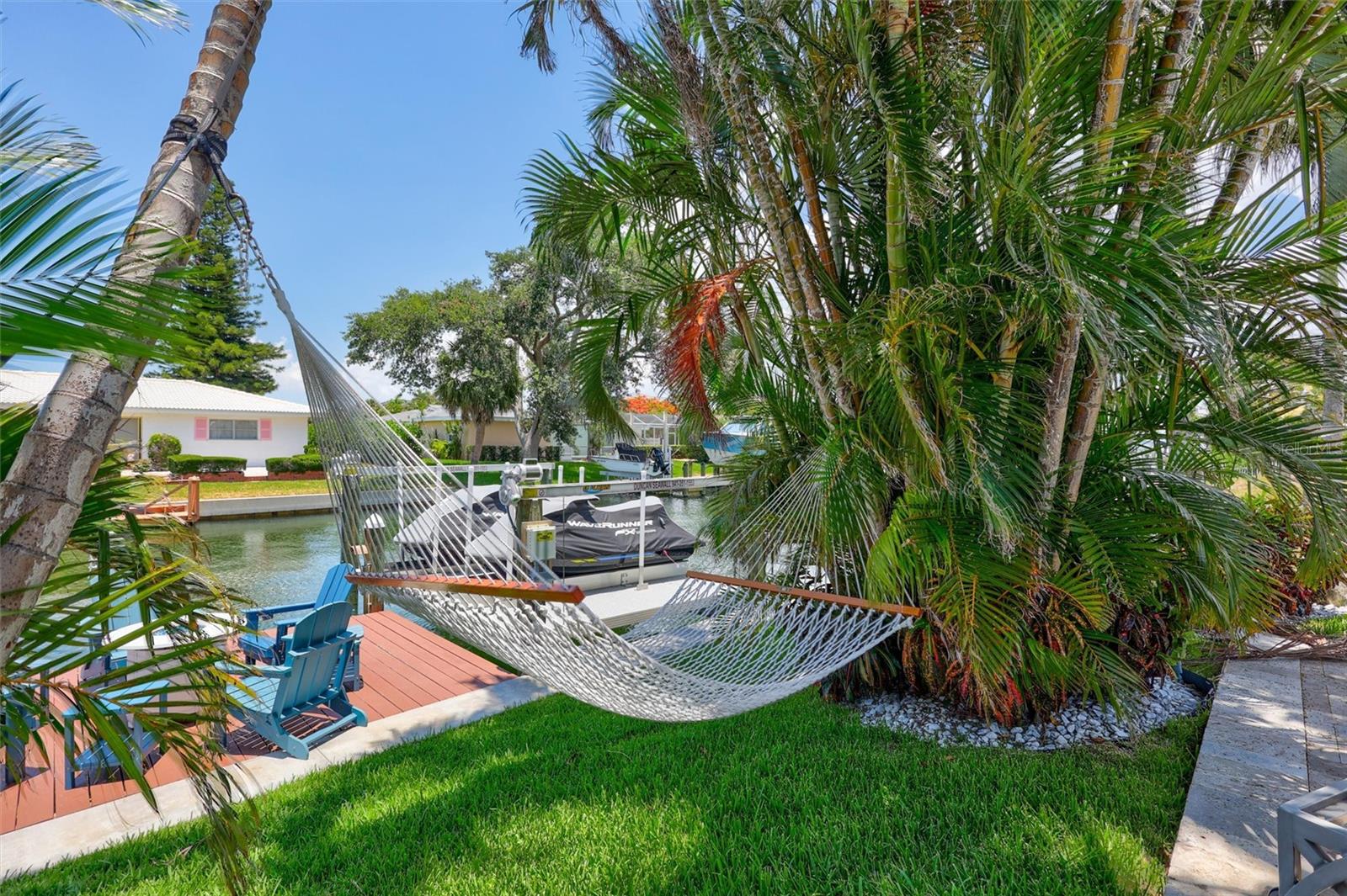 COUNTRY CLUB SHORES - Residential