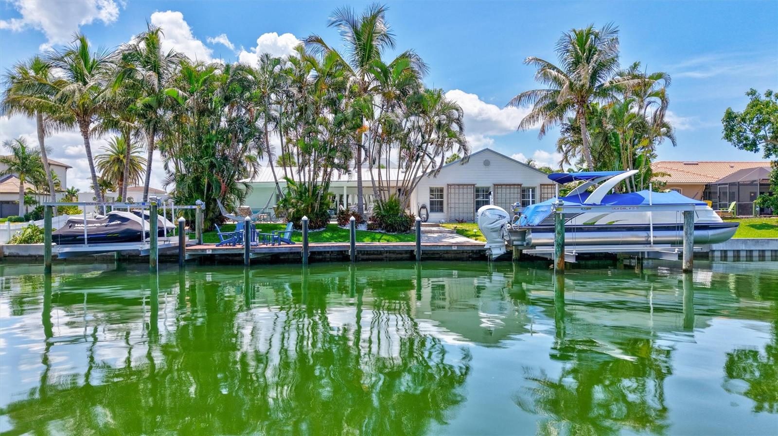 COUNTRY CLUB SHORES - Residential