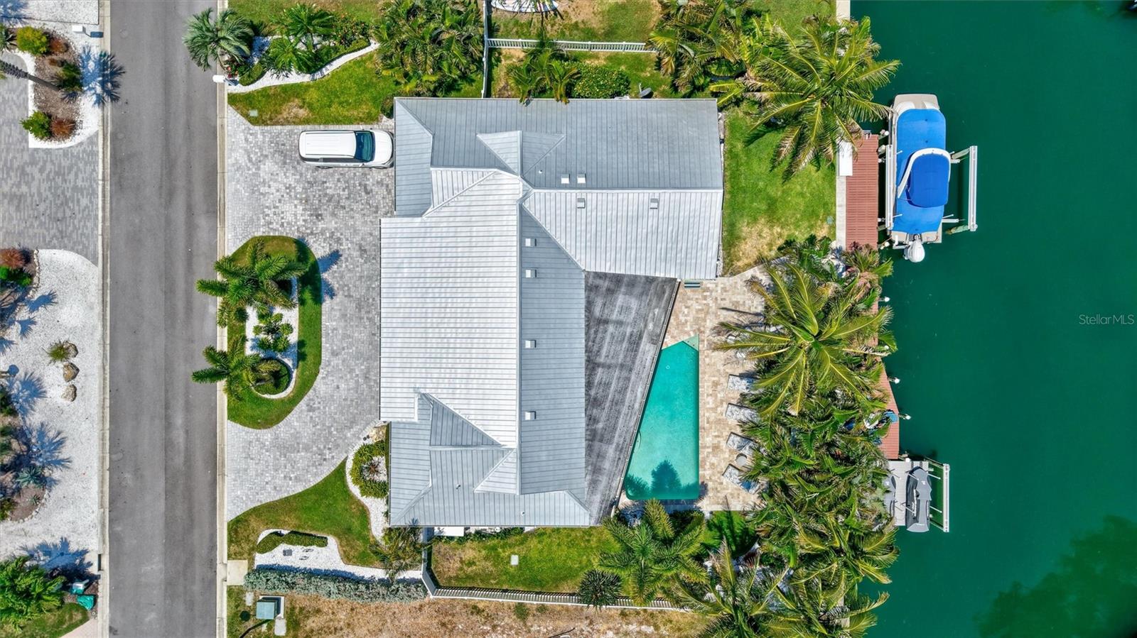 COUNTRY CLUB SHORES - Residential