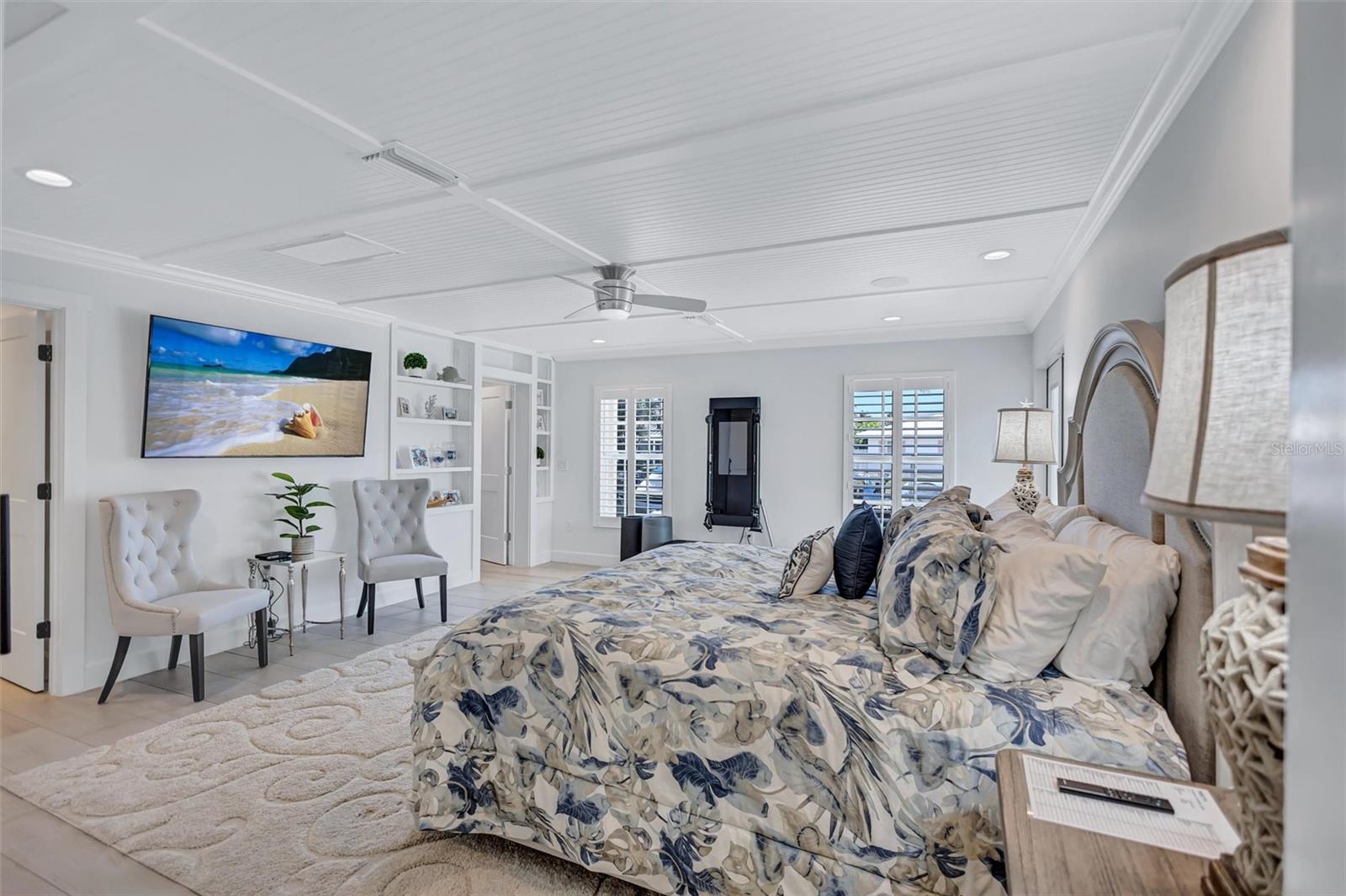 COUNTRY CLUB SHORES - Residential