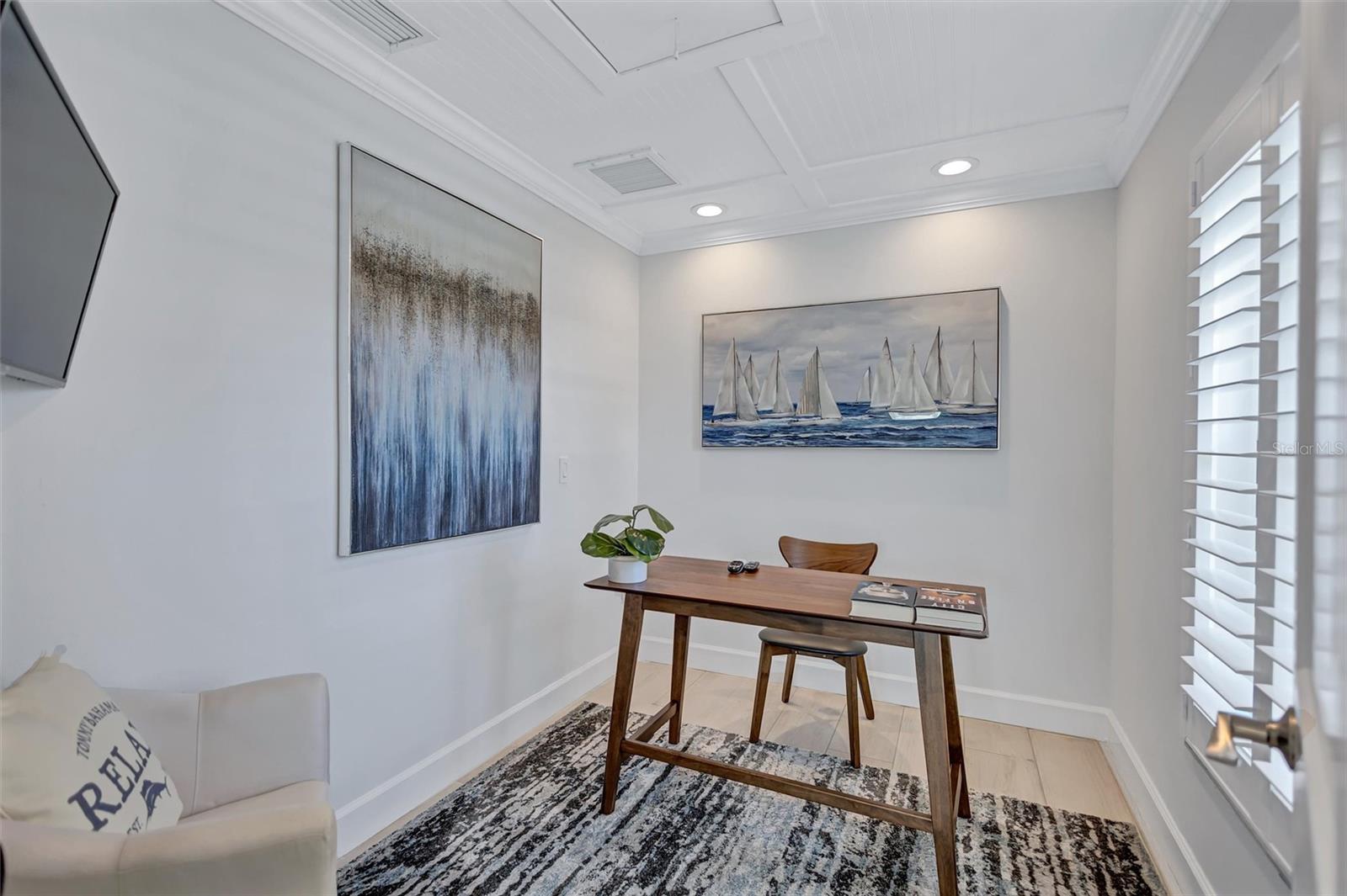 COUNTRY CLUB SHORES - Residential