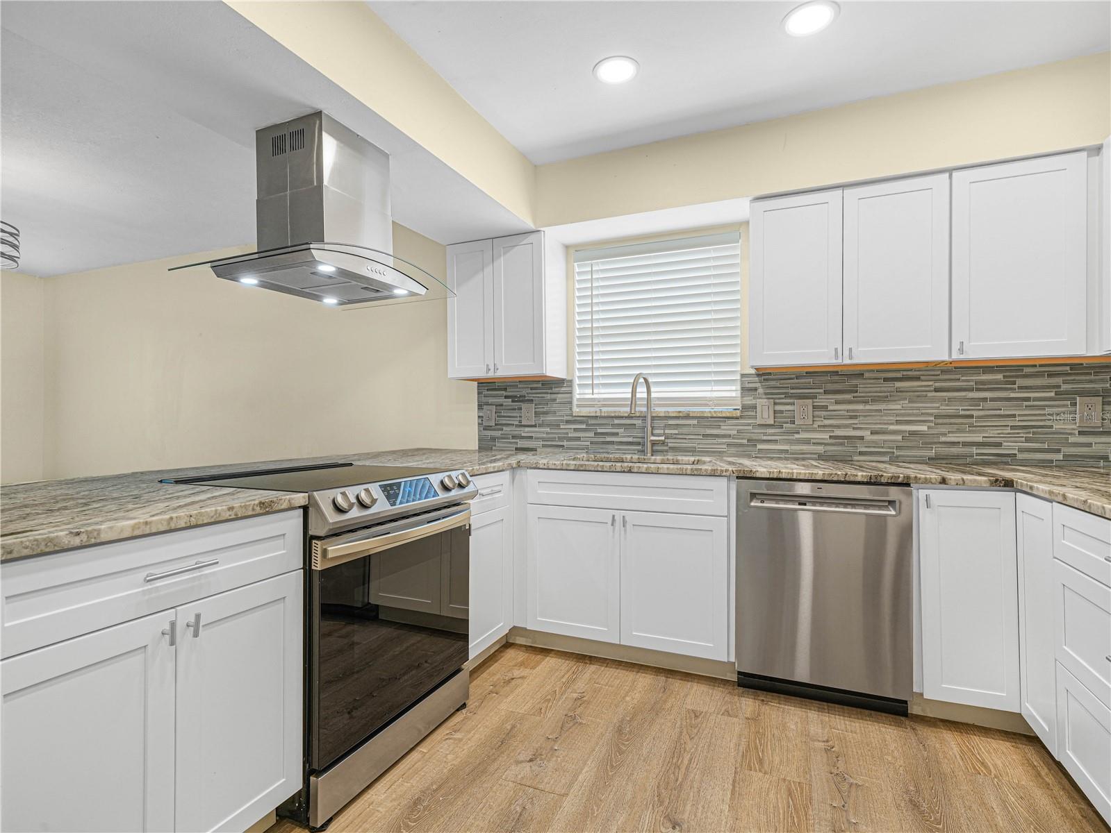 RAINTREE VILLAGE - Residential