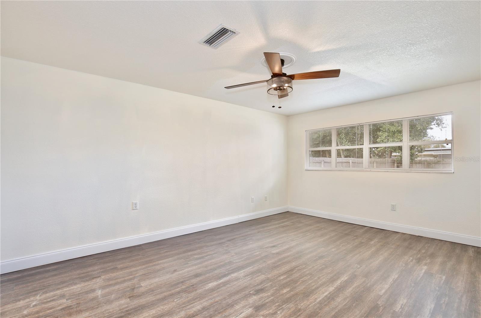 SKYLAKE - Residential Lease