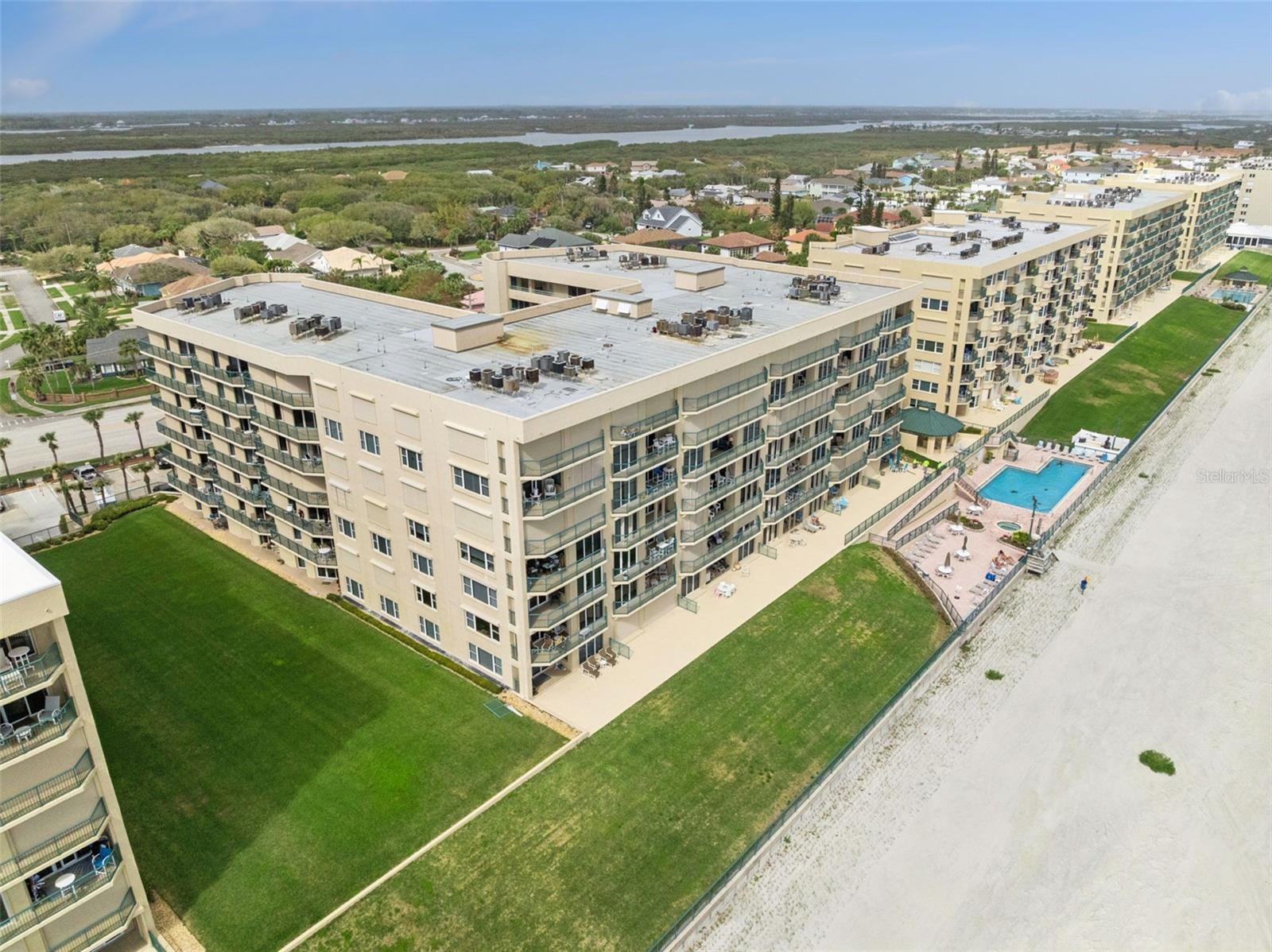 TOWERS AT PONCE INLET TOWER 01 CONDO - Residential