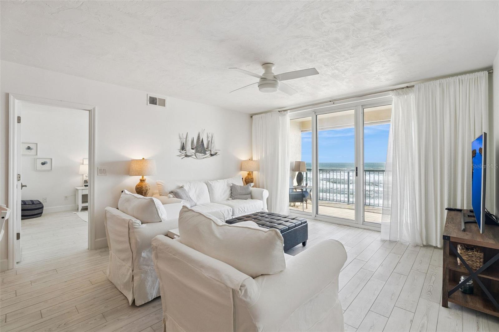 TOWERS AT PONCE INLET TOWER 01 CONDO - Residential
