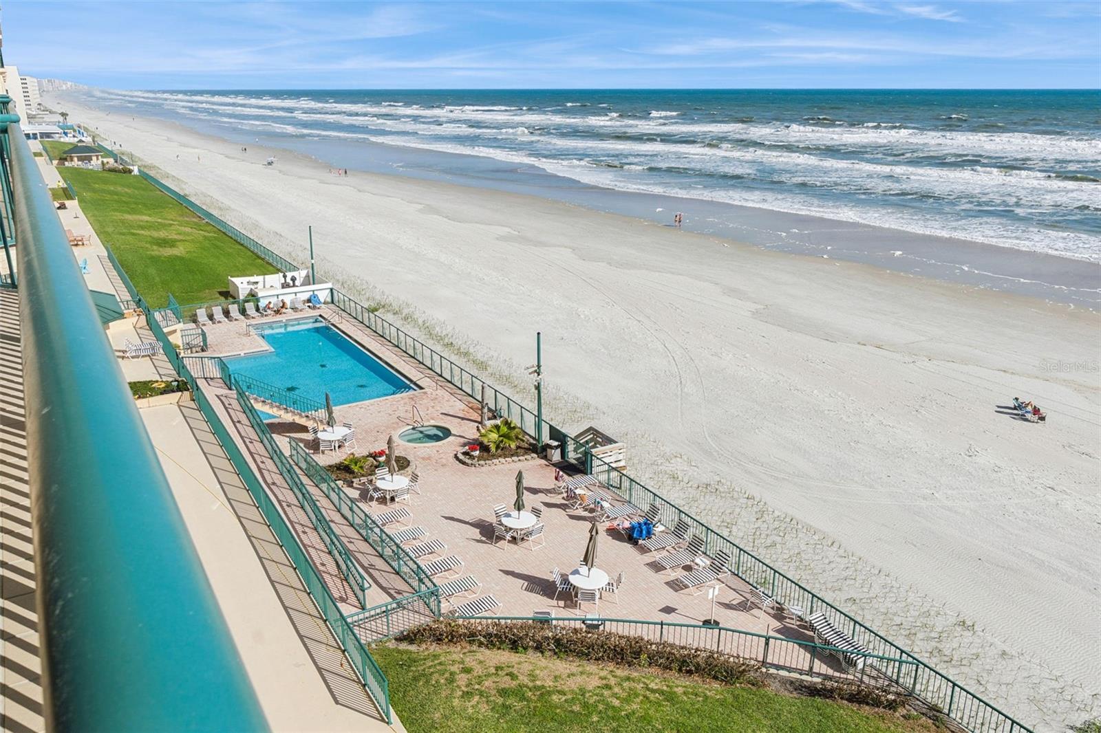TOWERS AT PONCE INLET TOWER 01 CONDO - Residential