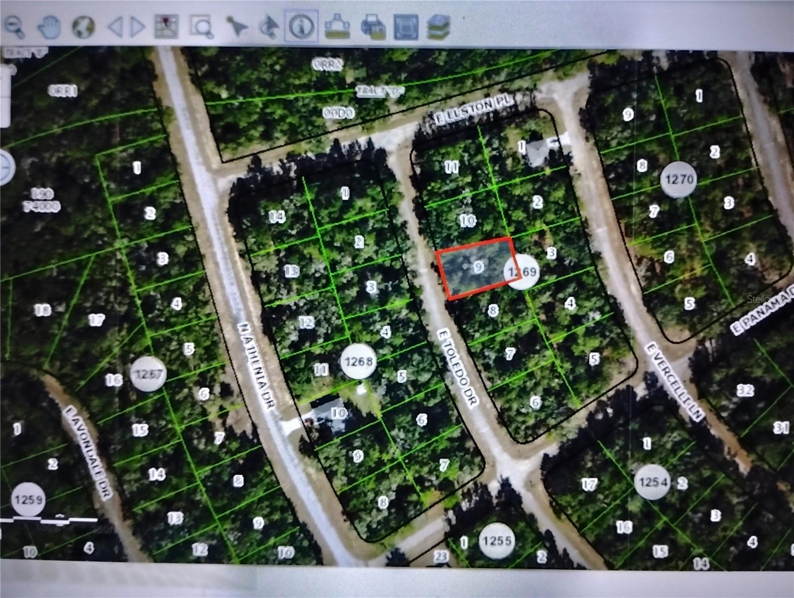 This vacant lot is ready to build on! Tucked away in a growing neighborhood with paved roads and access to city water saving thousands on well installation expenses! Just below Dunnellon FL a quite retreat only a few miles from the rainbow and withlacoochie rivers. Enjoy Florida living that's priced to sell!