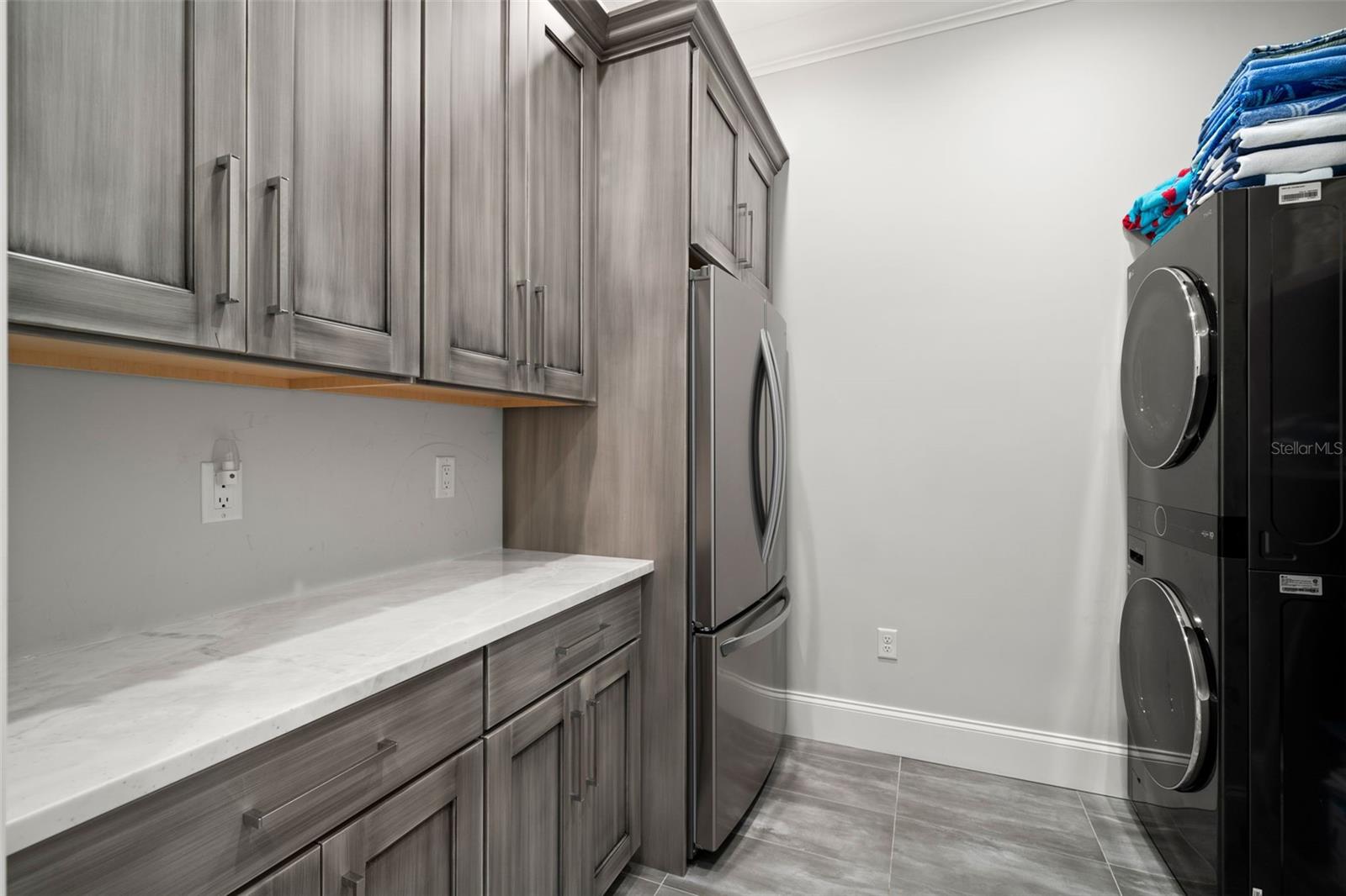 SUNSET PARK ISLES UNIT 4 - Residential