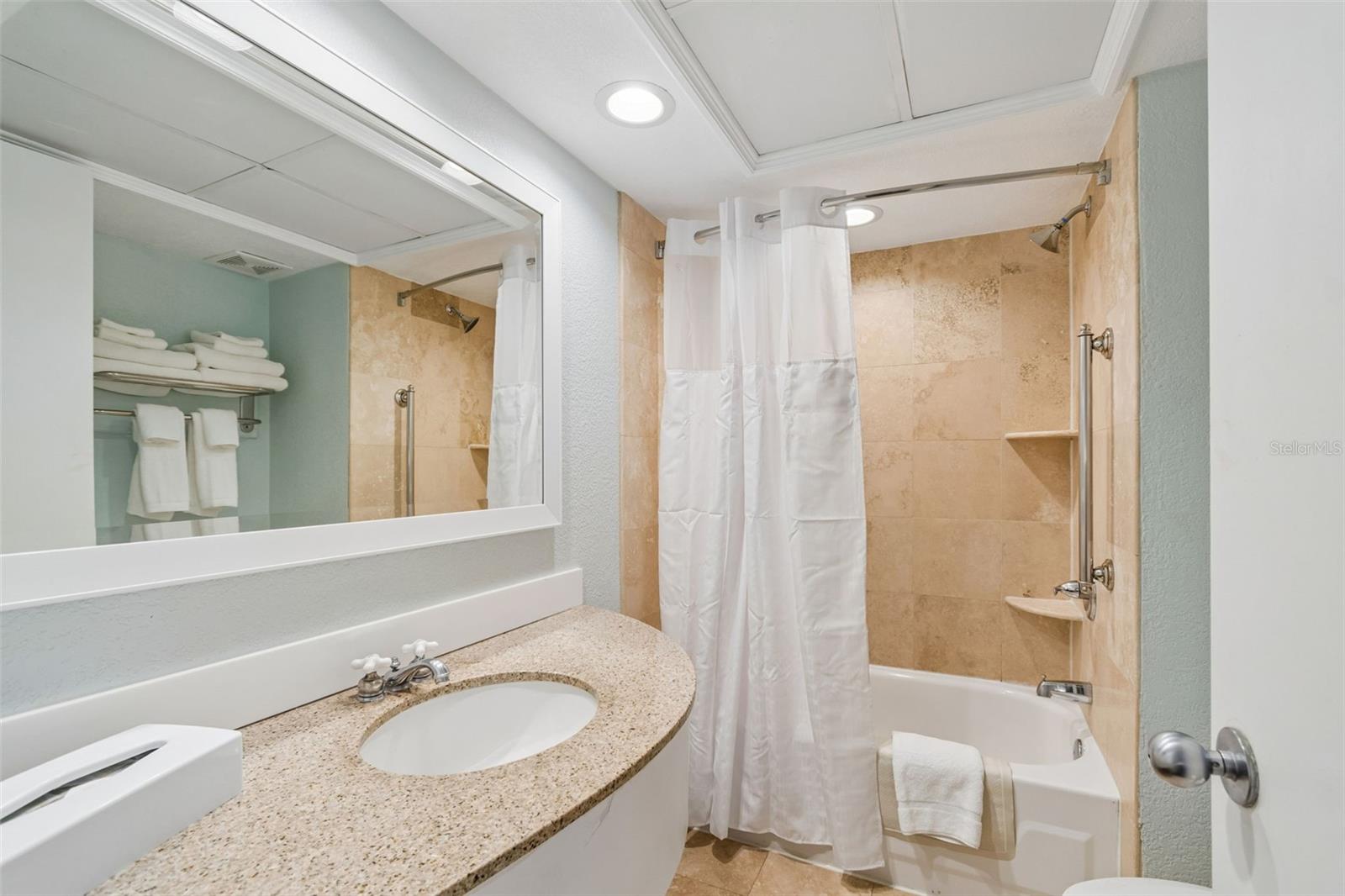 JACARANDA BEACH VILLAS CONDO - Residential