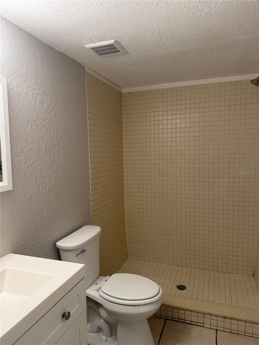 EAGLE MANOR - Residential Lease