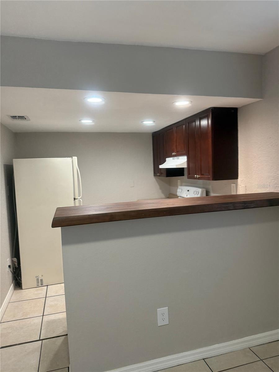 EAGLE MANOR - Residential Lease