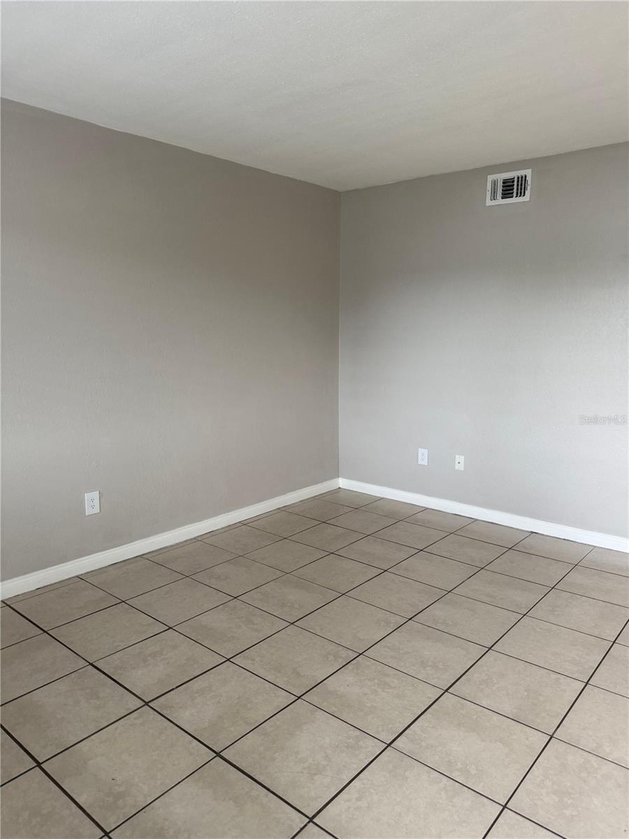 EAGLE MANOR - Residential Lease