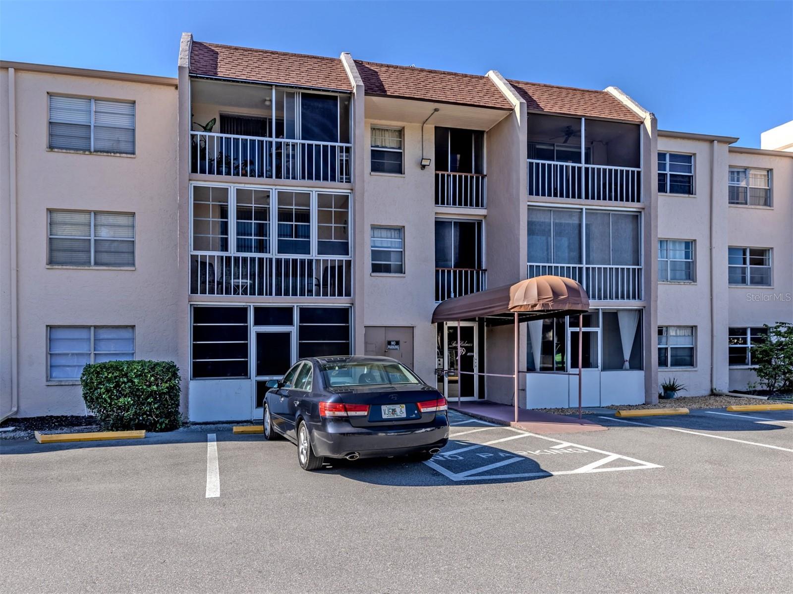 Las Palmas is conveniently in Venice and offers an easy commute with proximity to U.S. 41, Interstate 75 and beautiful downtown Venice. You can't find better value and location. Community laundry is down the hall. The complex is a quiet community to enjoy the incredible lifestyle Venice has to offer. The condominium is an intimate one bedroom and ready for your personal design touch. Relax by the pool, shop locally and explore all Venice has to offer.