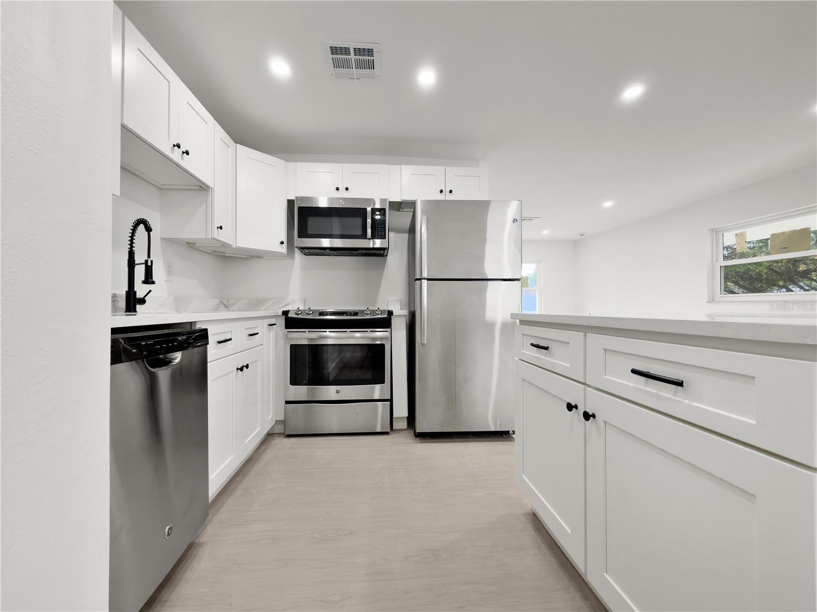 CEDAR POINT - Residential