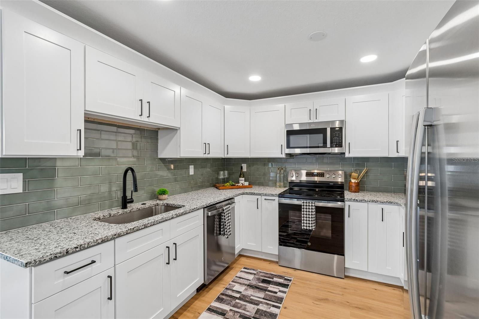 HARBOR HEIGHTS MANOR - Residential