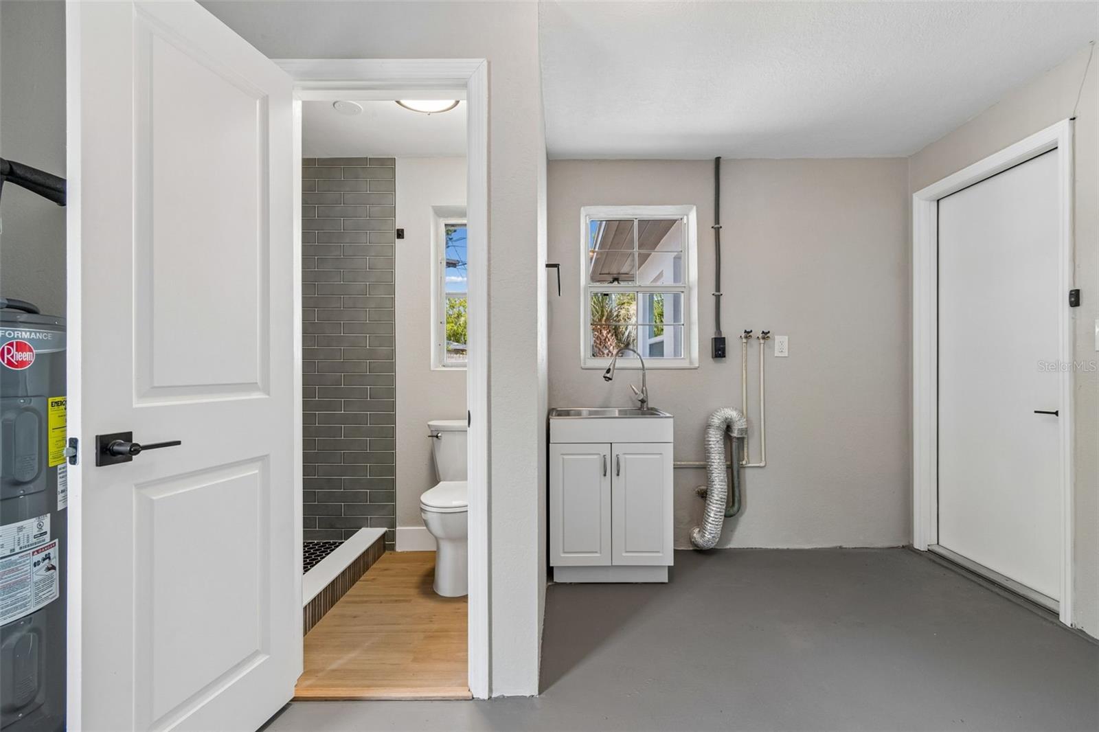 HARBOR HEIGHTS MANOR - Residential