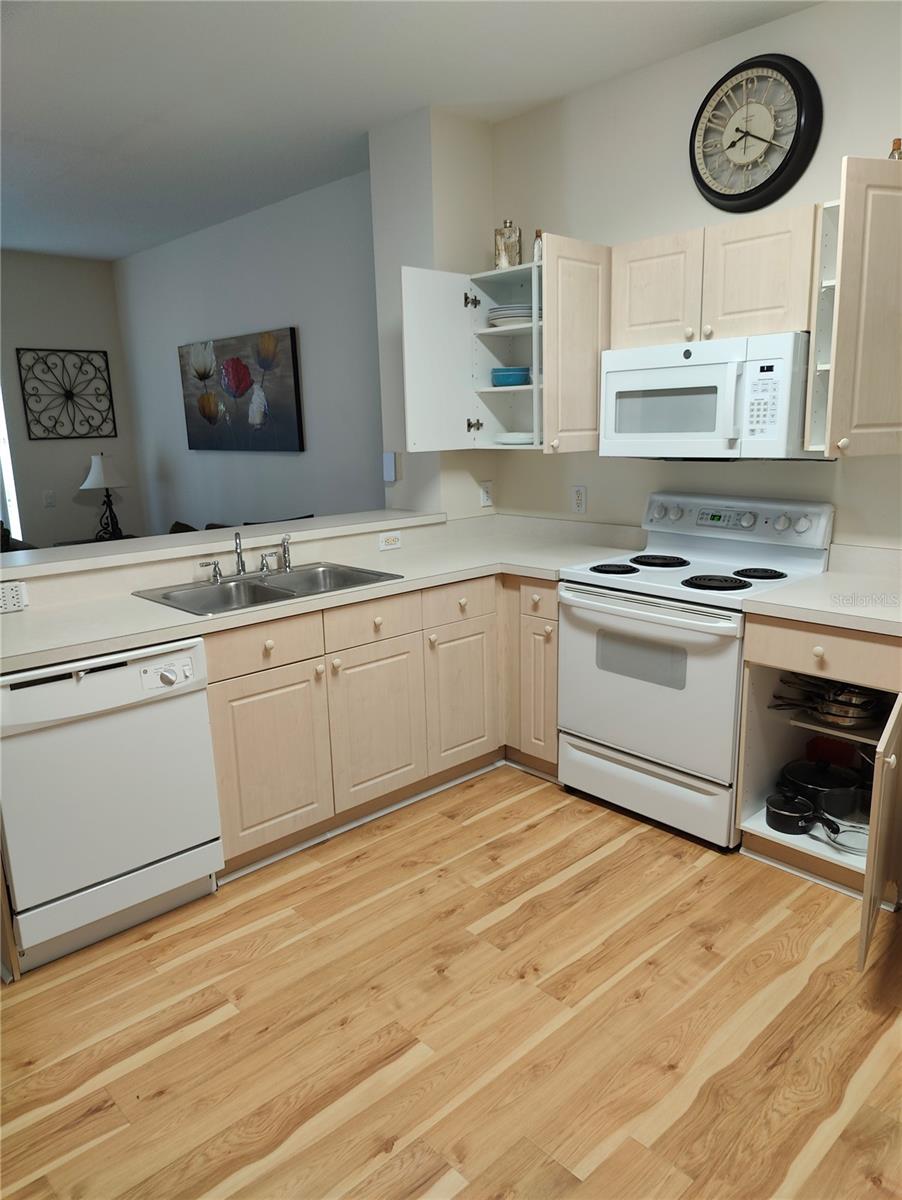 WINDSOR PALMS TWNHMS PH 3A - Residential Lease
