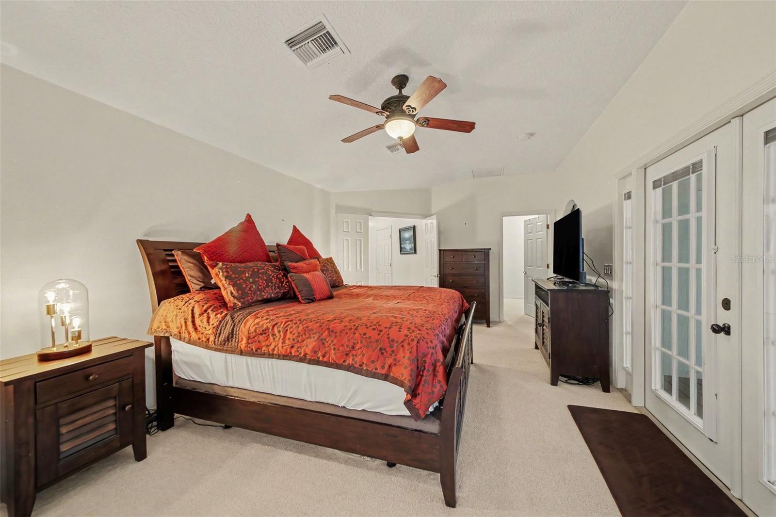 LEESBURG - Residential