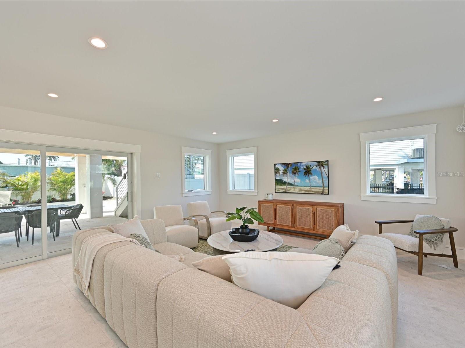 HOLMES BEACH 11TH UNIT - Residential
