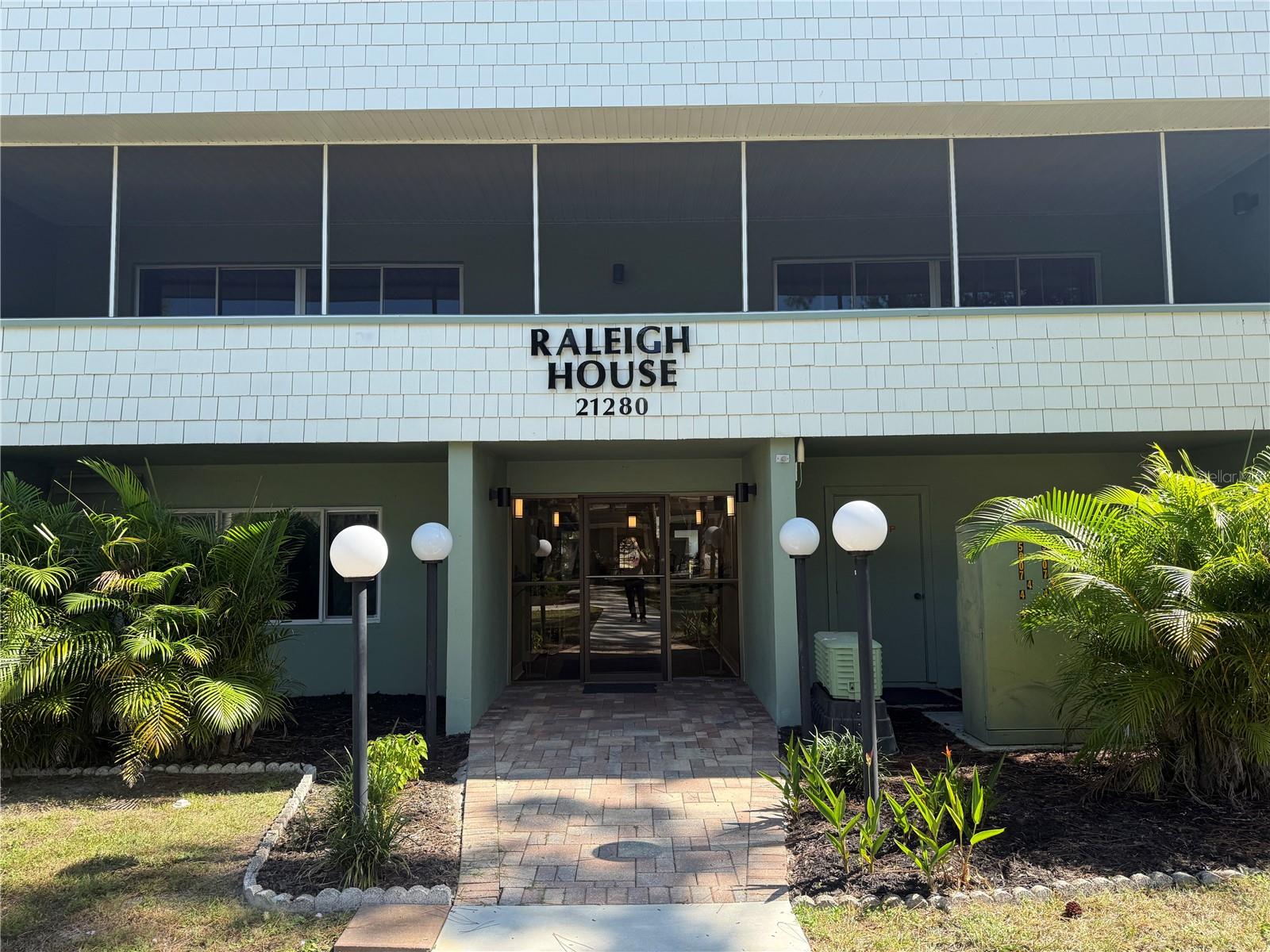 RALEIGH HOUSE - Residential