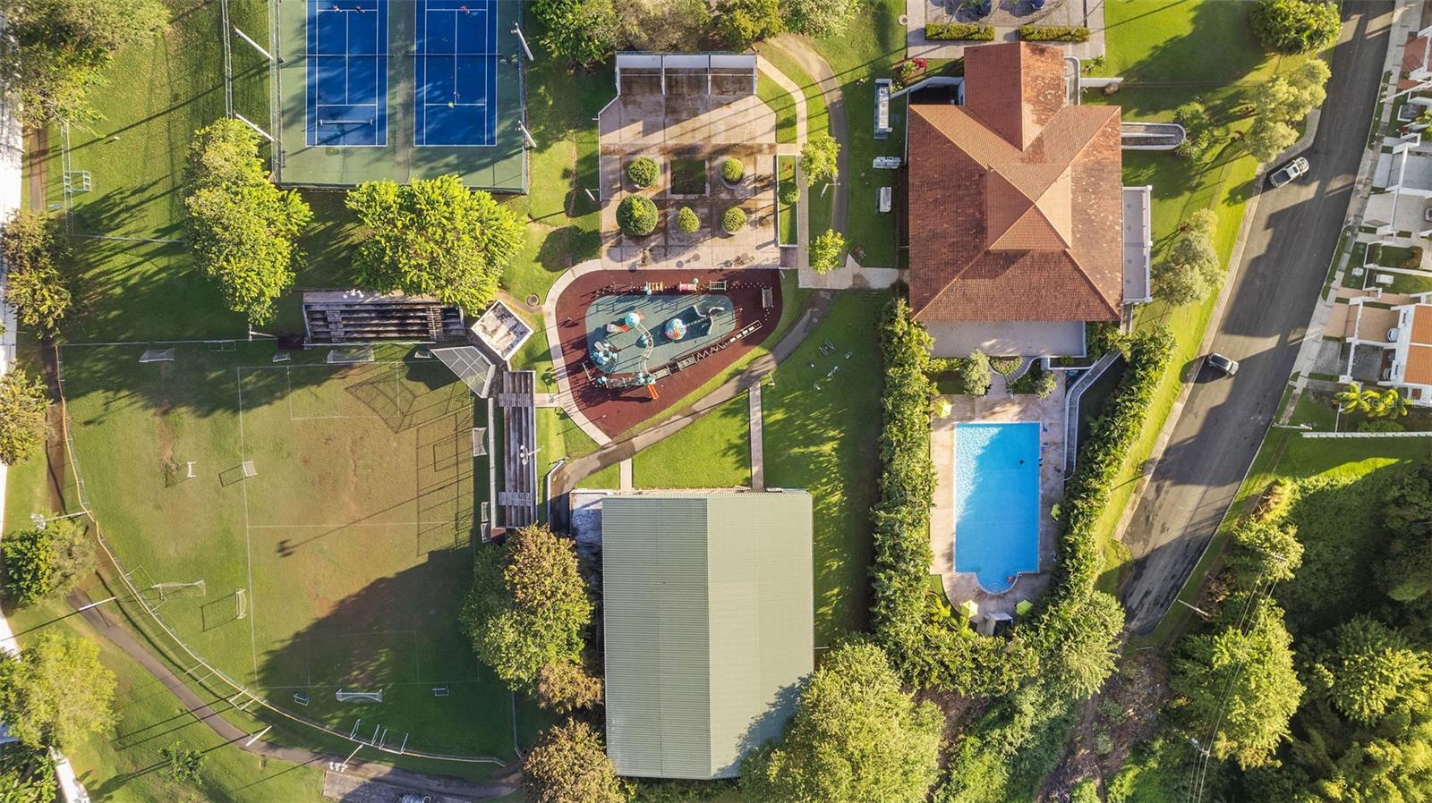 LOS PASEOS, CUPEY - Residential