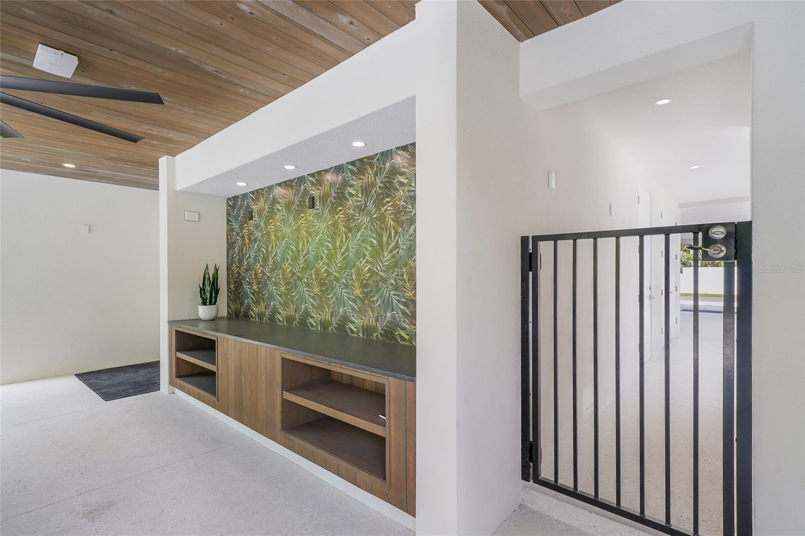 SARASOTA BEACH - Residential