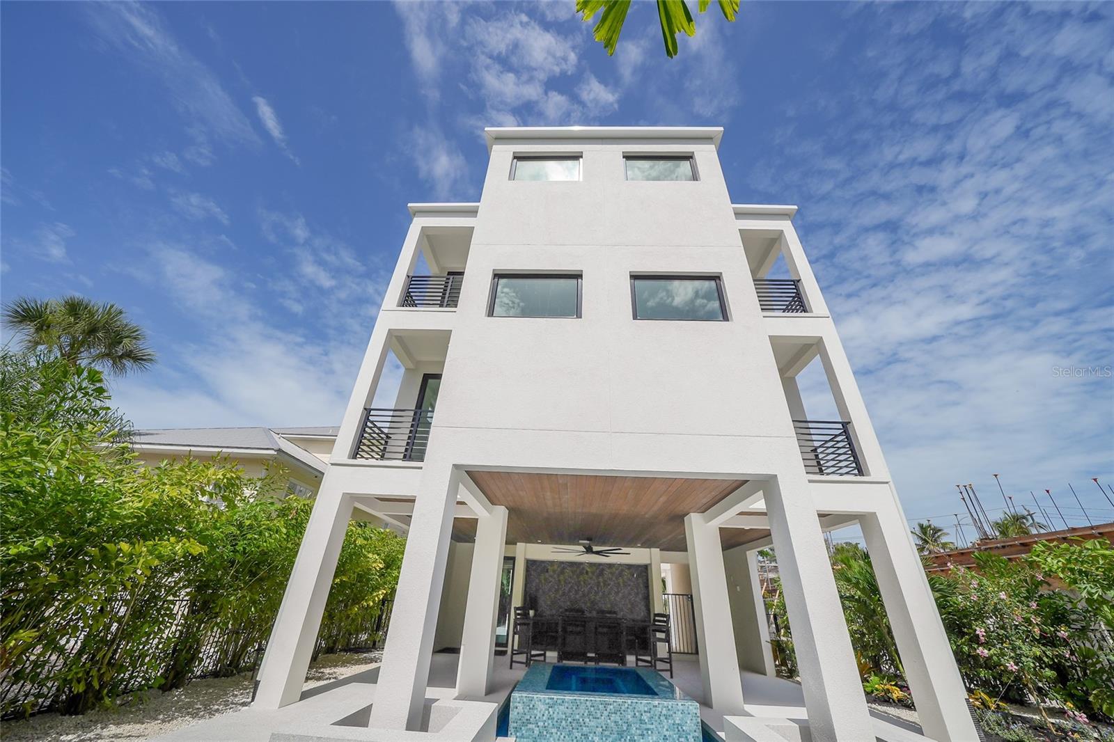 SARASOTA BEACH - Residential