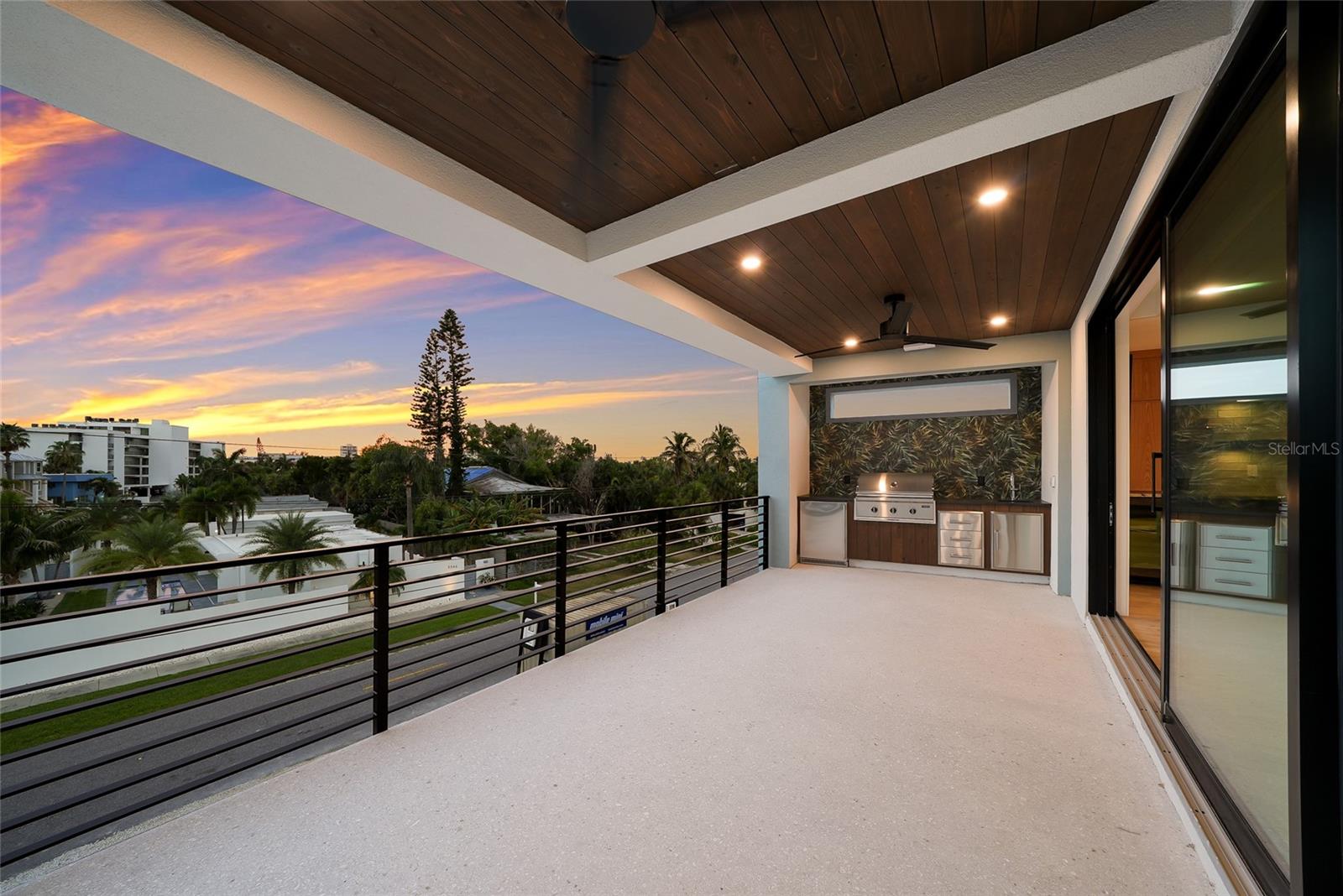 SARASOTA BEACH - Residential