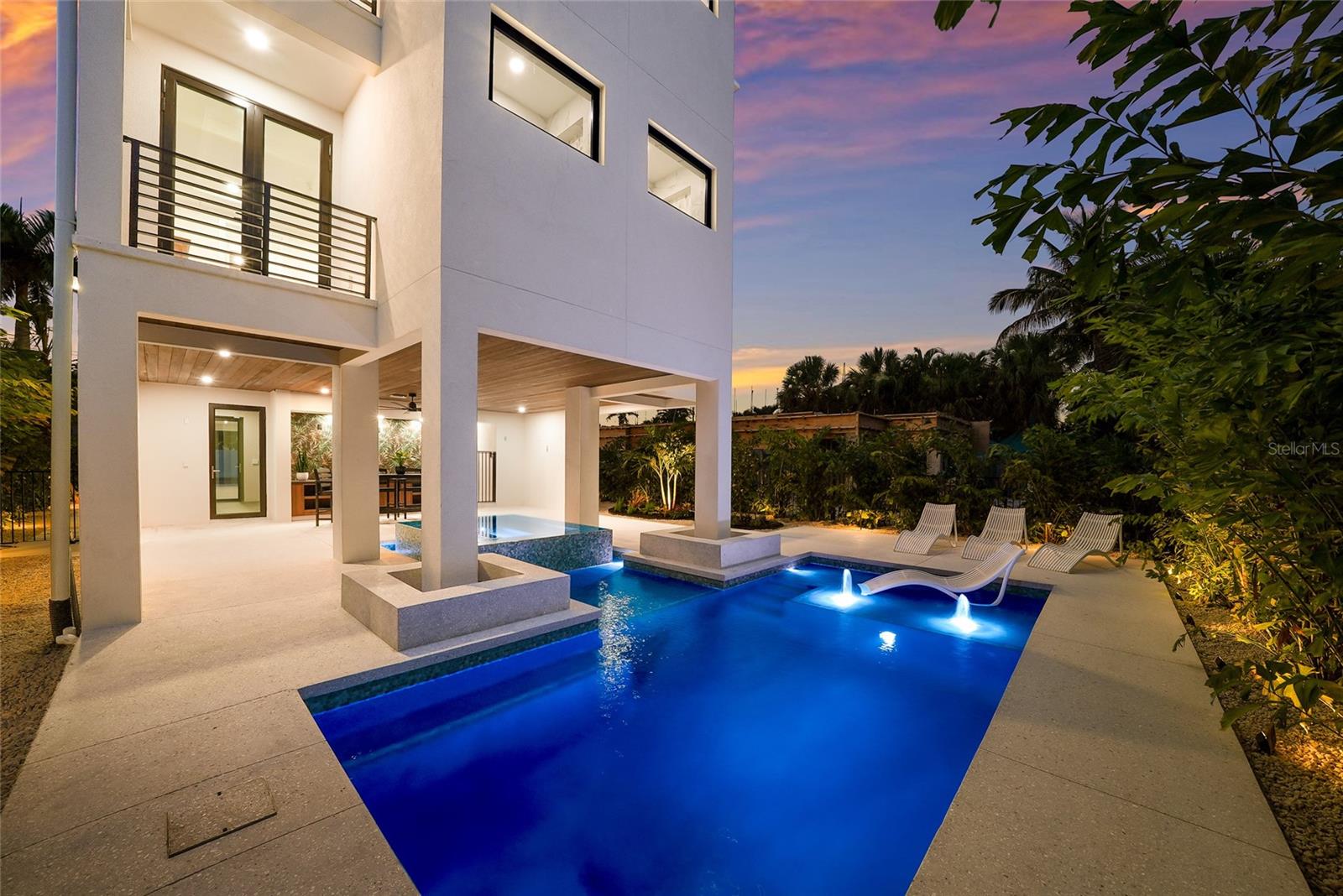 SARASOTA BEACH - Residential