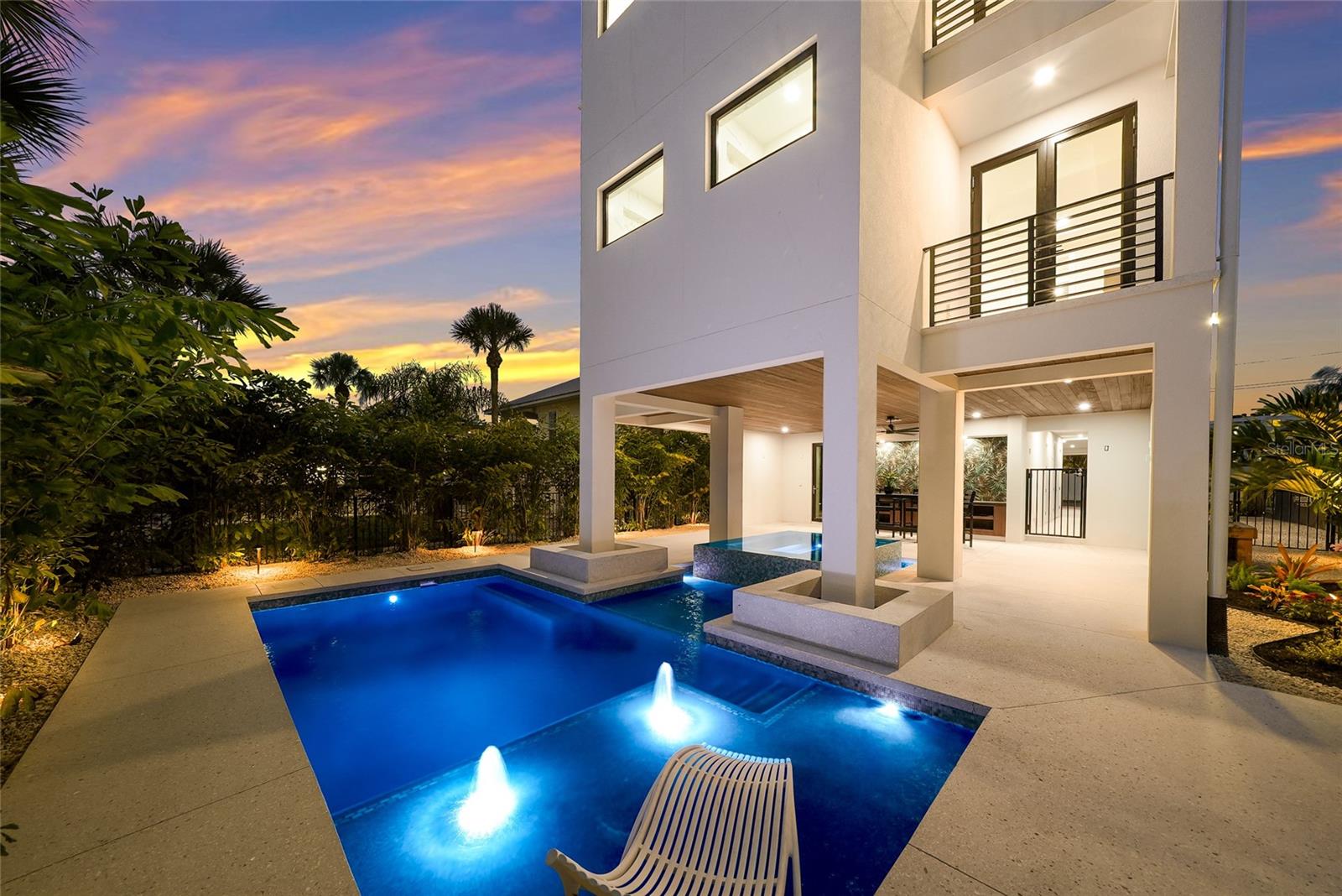 SARASOTA BEACH - Residential