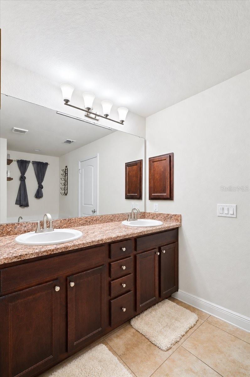 EAGLE CREST - Residential
