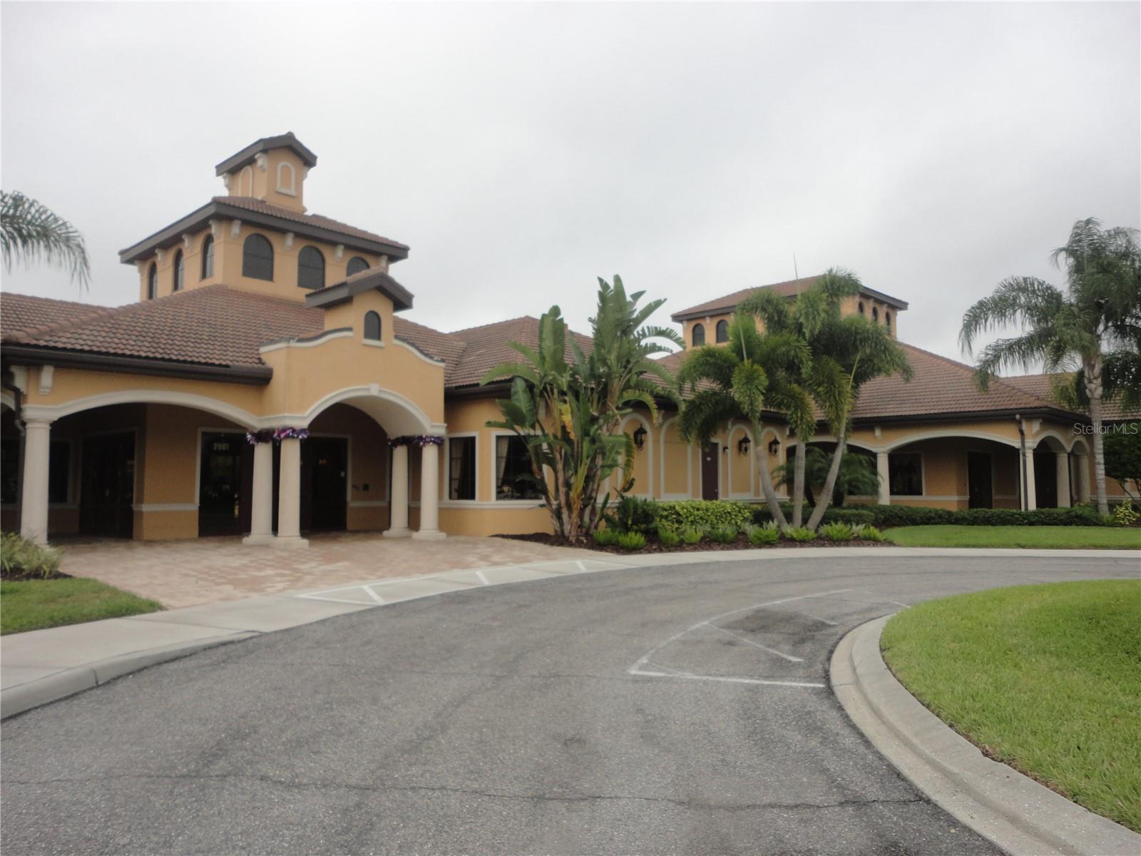 VENETIAN FALLS - Residential