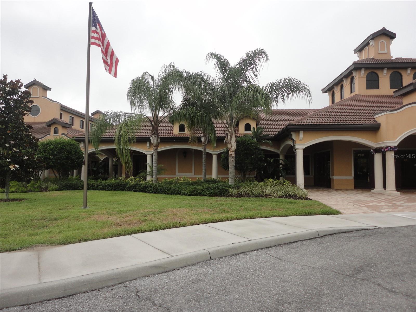 VENETIAN FALLS - Residential