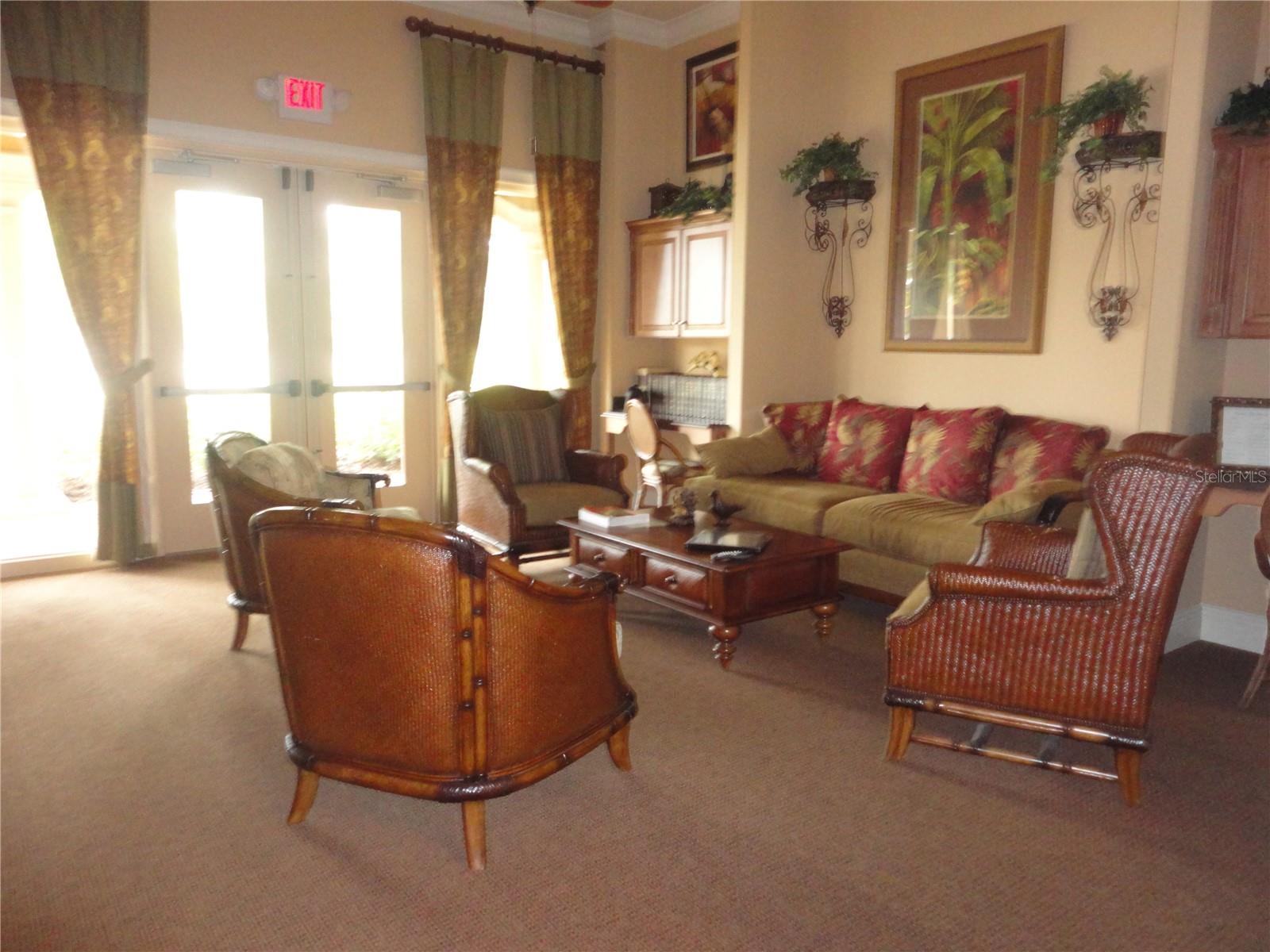 VENETIAN FALLS - Residential