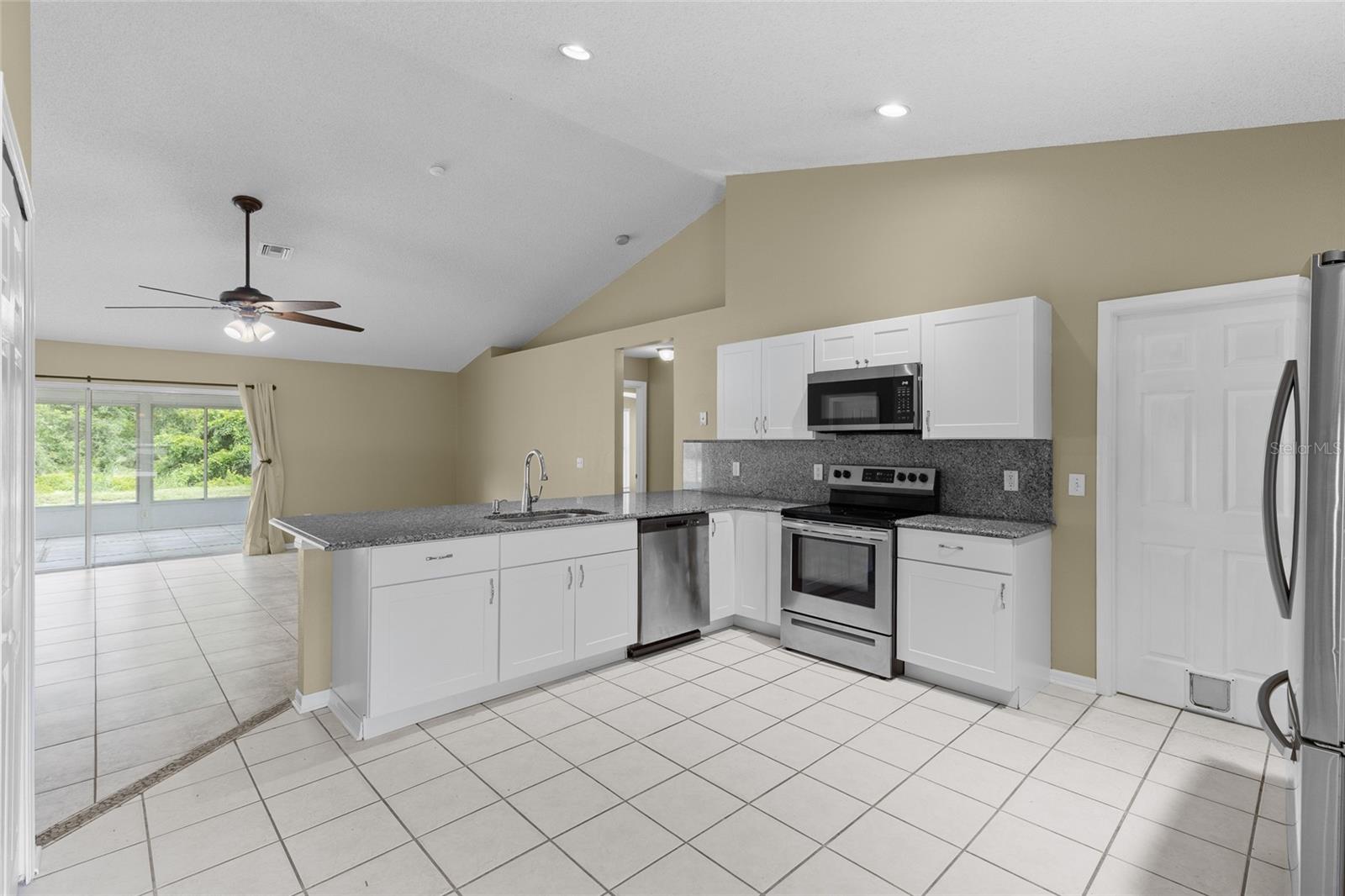 GROVELAND HIDDEN LAKES ESTATES - Residential