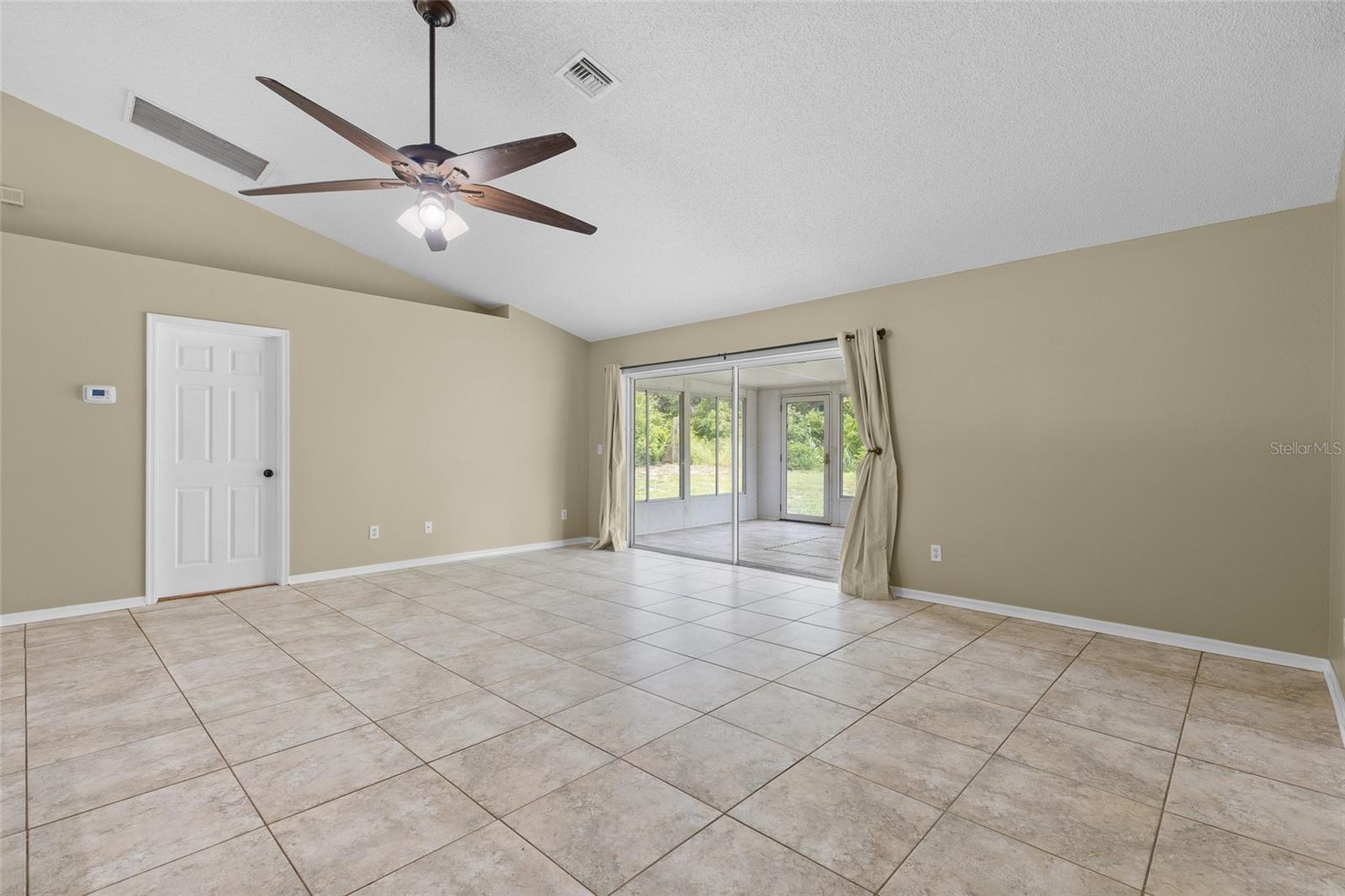 GROVELAND HIDDEN LAKES ESTATES - Residential