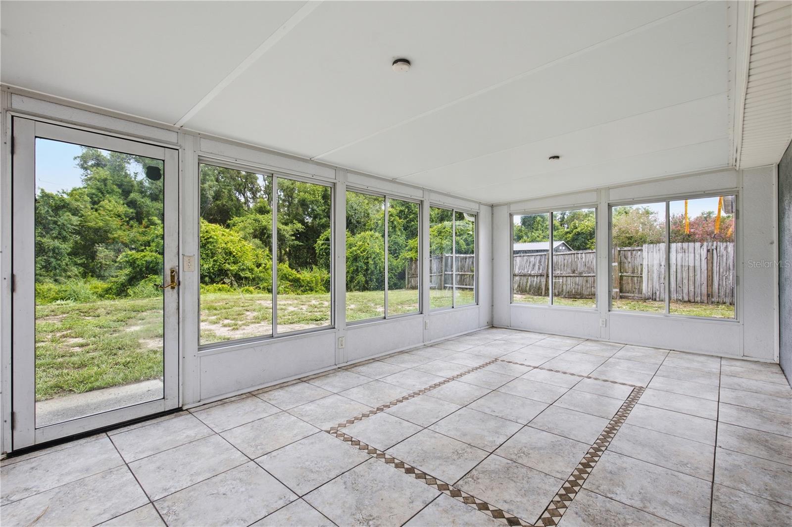 GROVELAND HIDDEN LAKES ESTATES - Residential