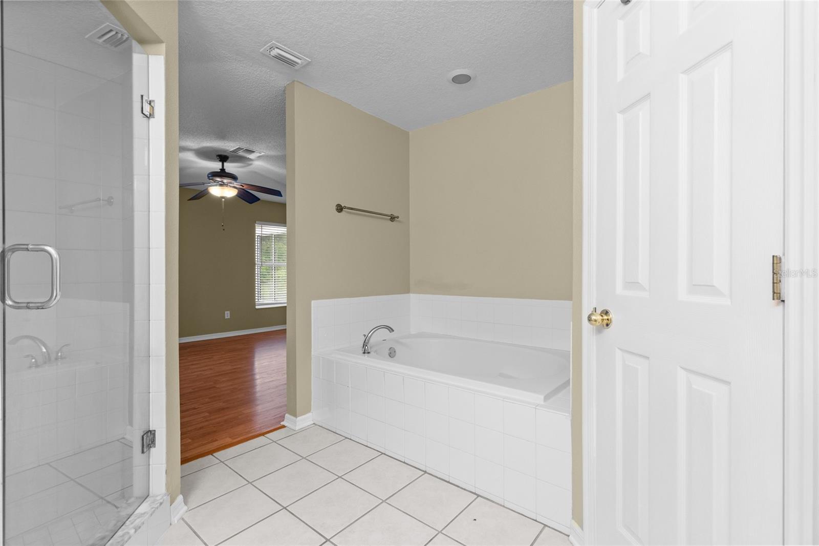 GROVELAND HIDDEN LAKES ESTATES - Residential