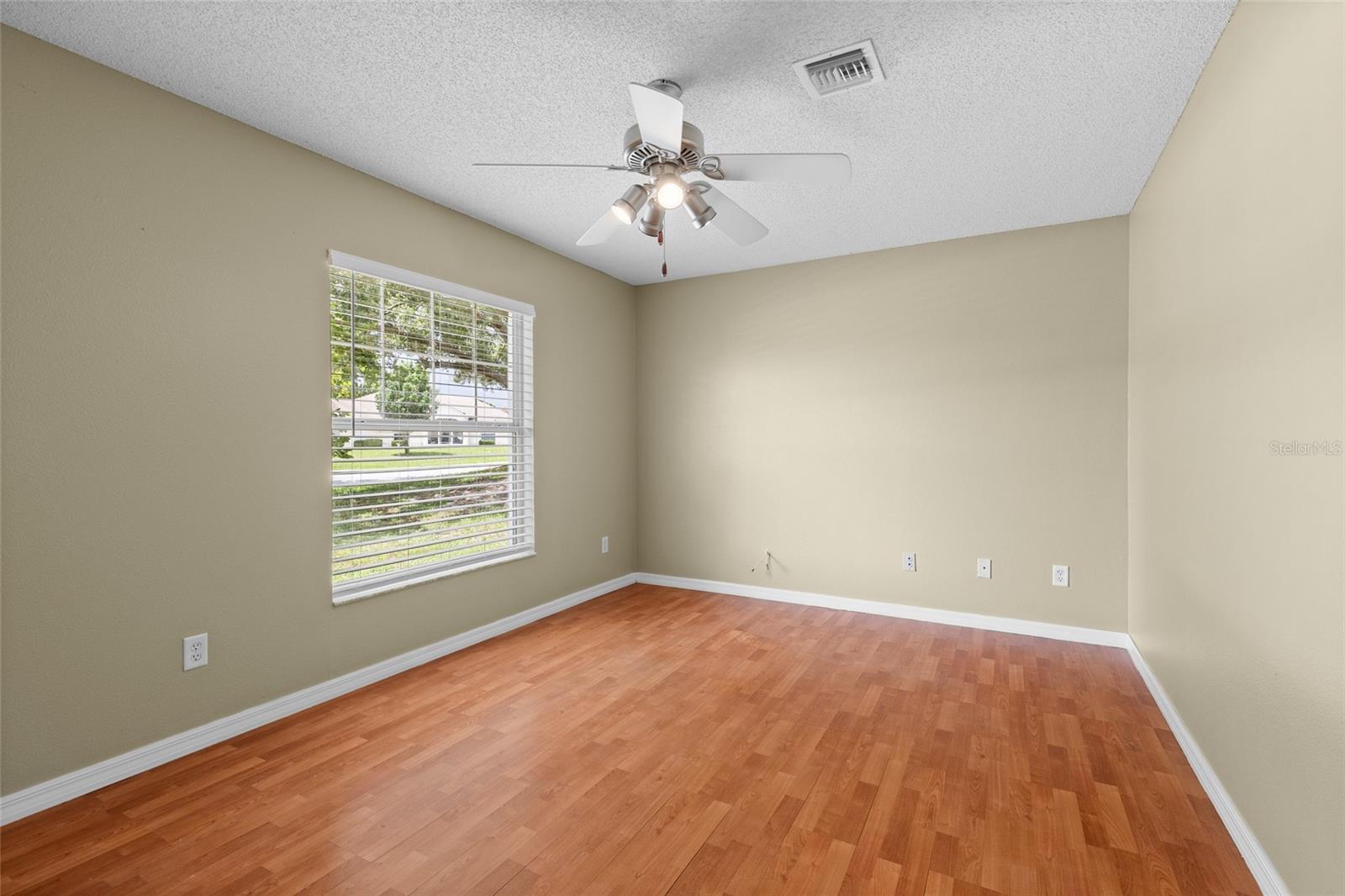 GROVELAND HIDDEN LAKES ESTATES - Residential