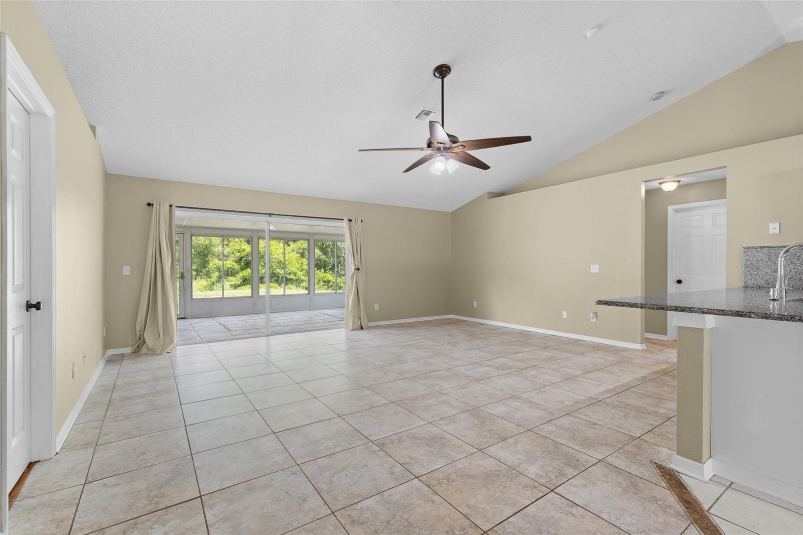 GROVELAND HIDDEN LAKES ESTATES - Residential